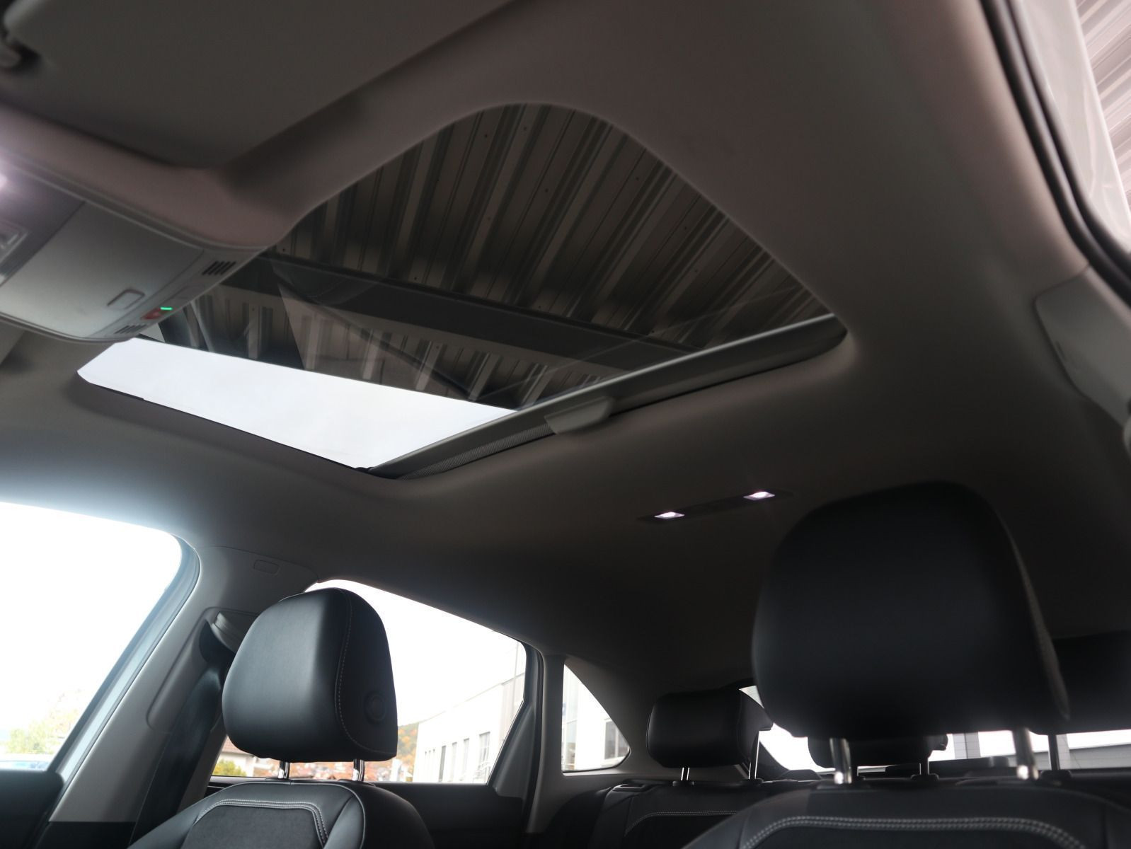 Fahrzeugabbildung Volkswagen Taigo Style 1.5 TSI DSG PANO AHK MATRIX RFK