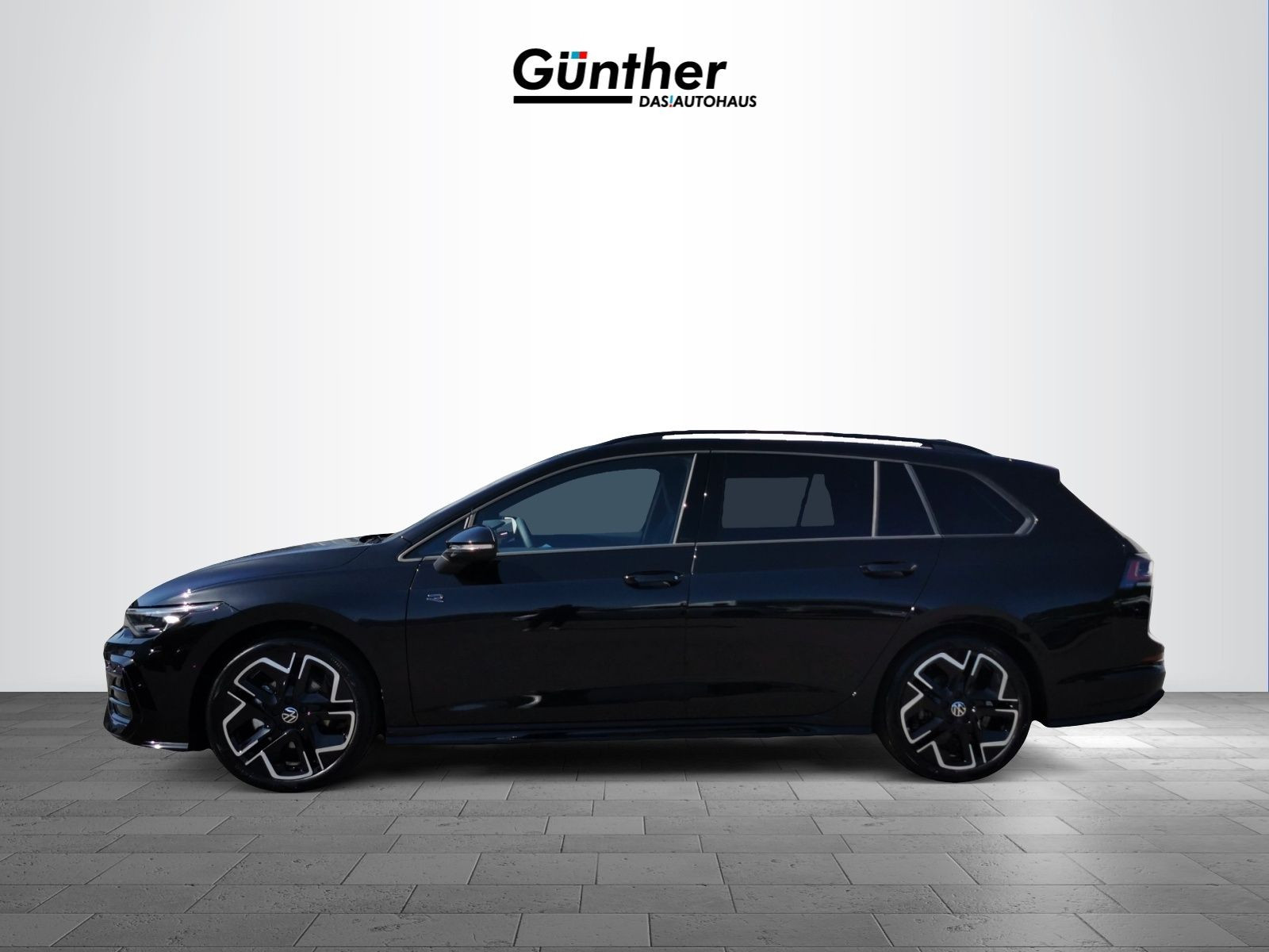 Fahrzeugabbildung Volkswagen Golf Variant 1.5 eTSI R-Line DSG +AHK+NAVI+ACC