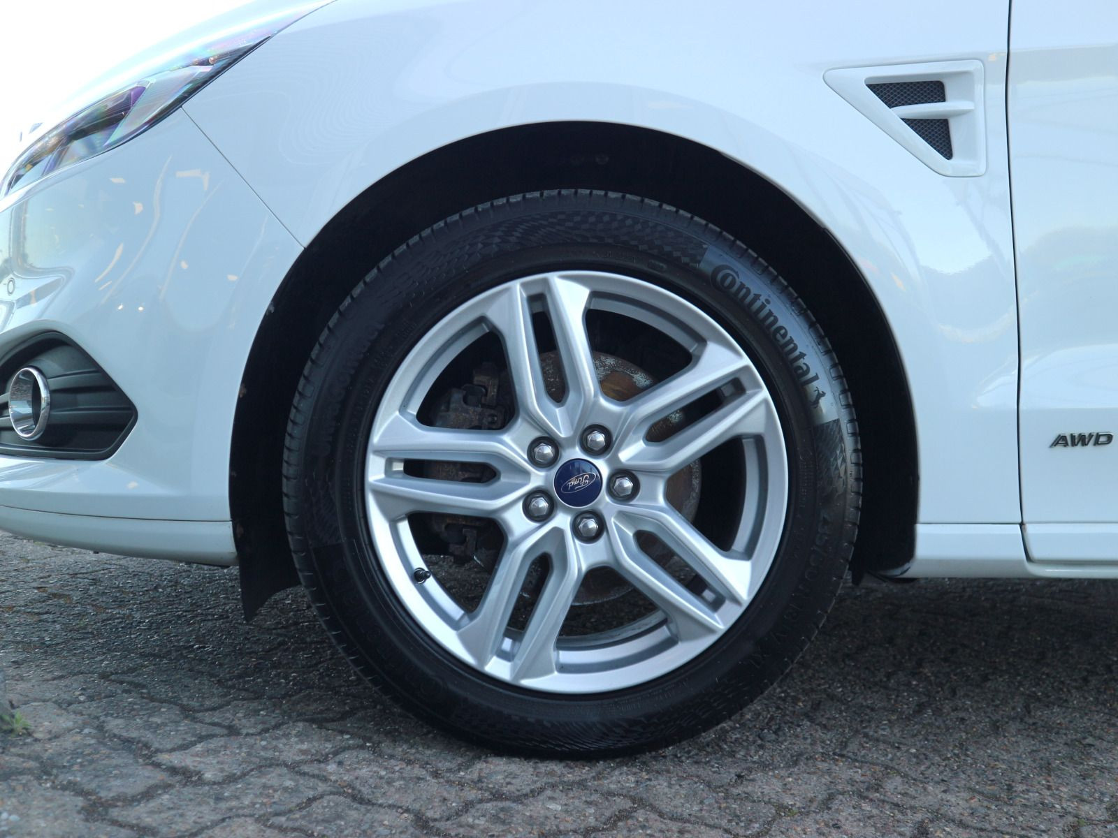 Fahrzeugabbildung Ford S-Max 2.0 TDCi Titanium AWD AHK RFK KEYFREE LED