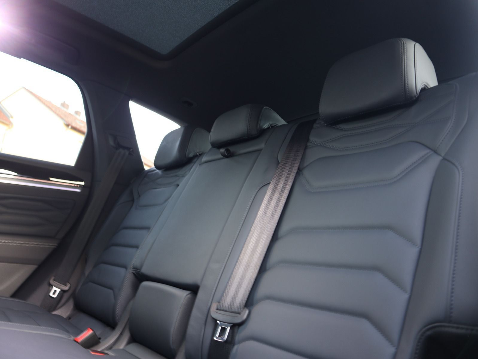 Fahrzeugabbildung Volkswagen Touareg R-Line 3,0 l V6 TDI SCR 4MOTION 210 kW (286 PS) 8-Gang-Automatik (Tiptronic)