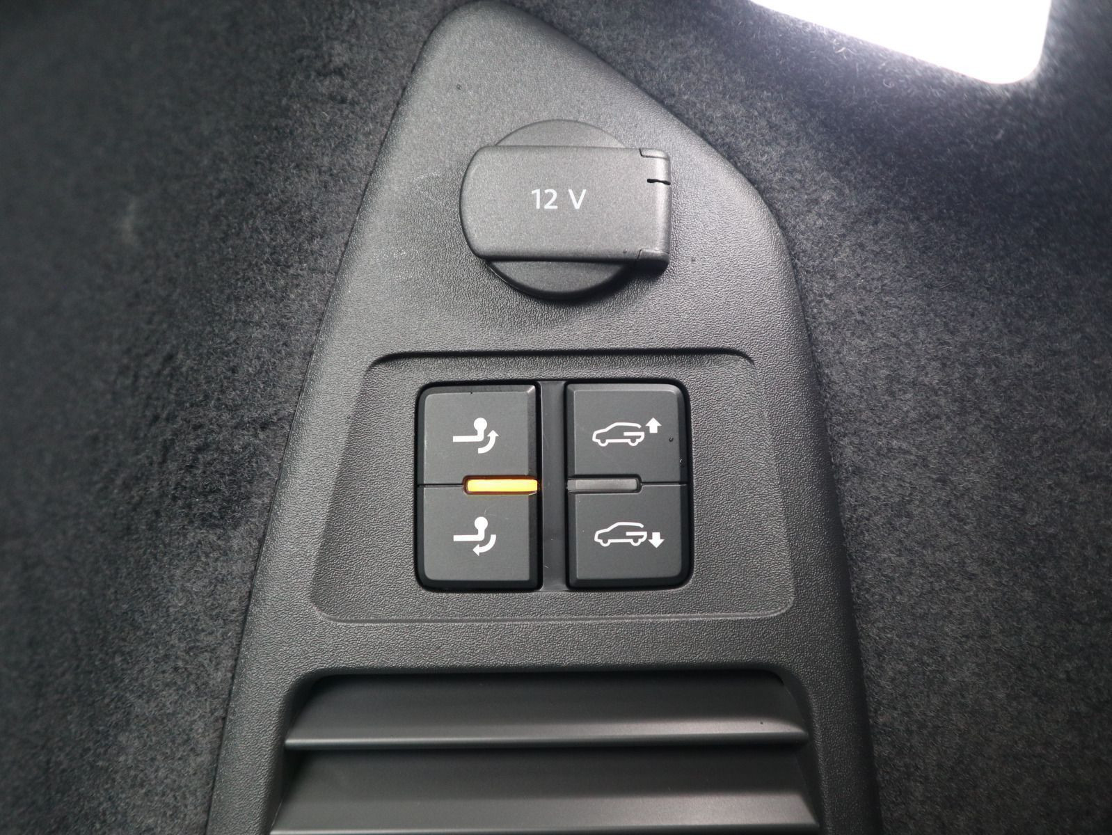 Fahrzeugabbildung Volkswagen Touareg R-Line 3,0 l V6 TDI SCR 4MOTION 210 kW (286 PS) 8-Gang-Automatik (Tiptronic)