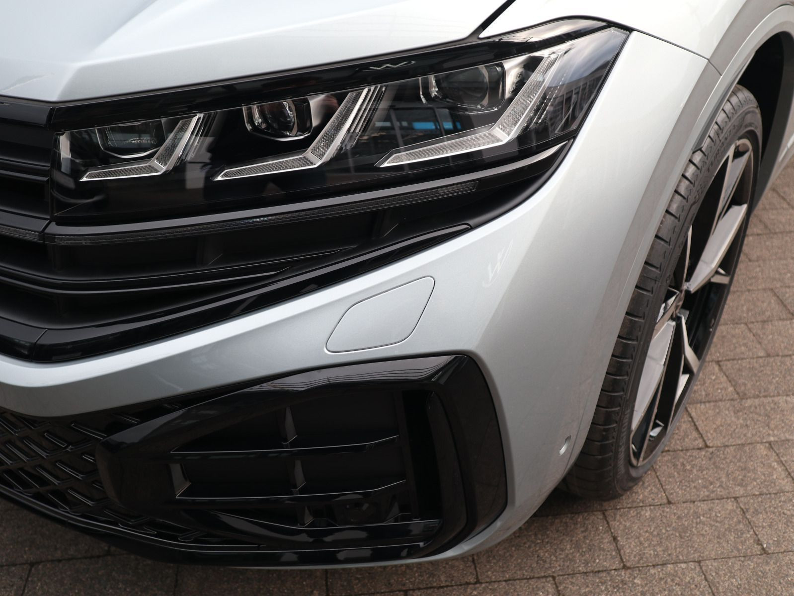 Fahrzeugabbildung Volkswagen Touareg R-Line 3,0 l V6 TDI SCR 4MOTION 210 kW (286 PS) 8-Gang-Automatik (Tiptronic)