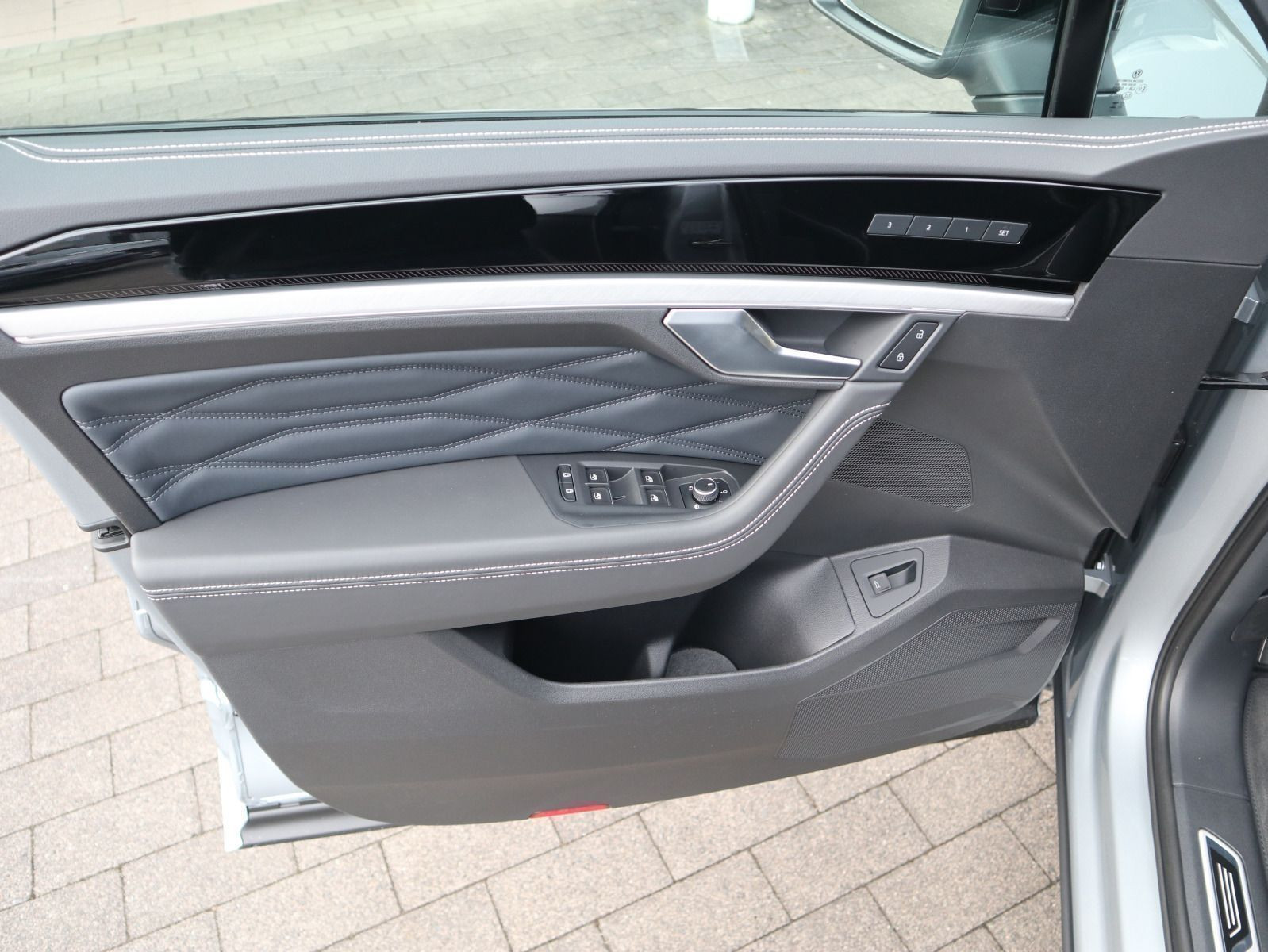 Fahrzeugabbildung Volkswagen Touareg R-Line 3,0 l V6 TDI SCR 4MOTION 210 kW (286 PS) 8-Gang-Automatik (Tiptronic)