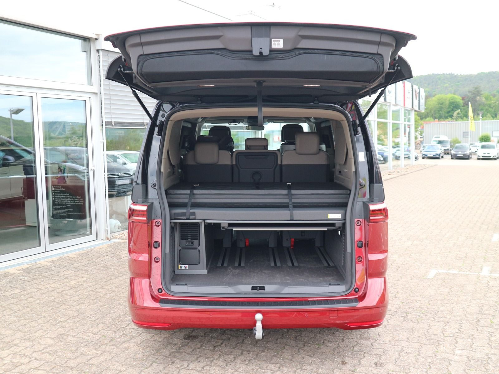 Fahrzeugabbildung Volkswagen T7 California 2.0 TDI DSG Beach Tour Sport Edition AHK MATRIX AREA KEYLESS STHZ HUD NAVI ACC