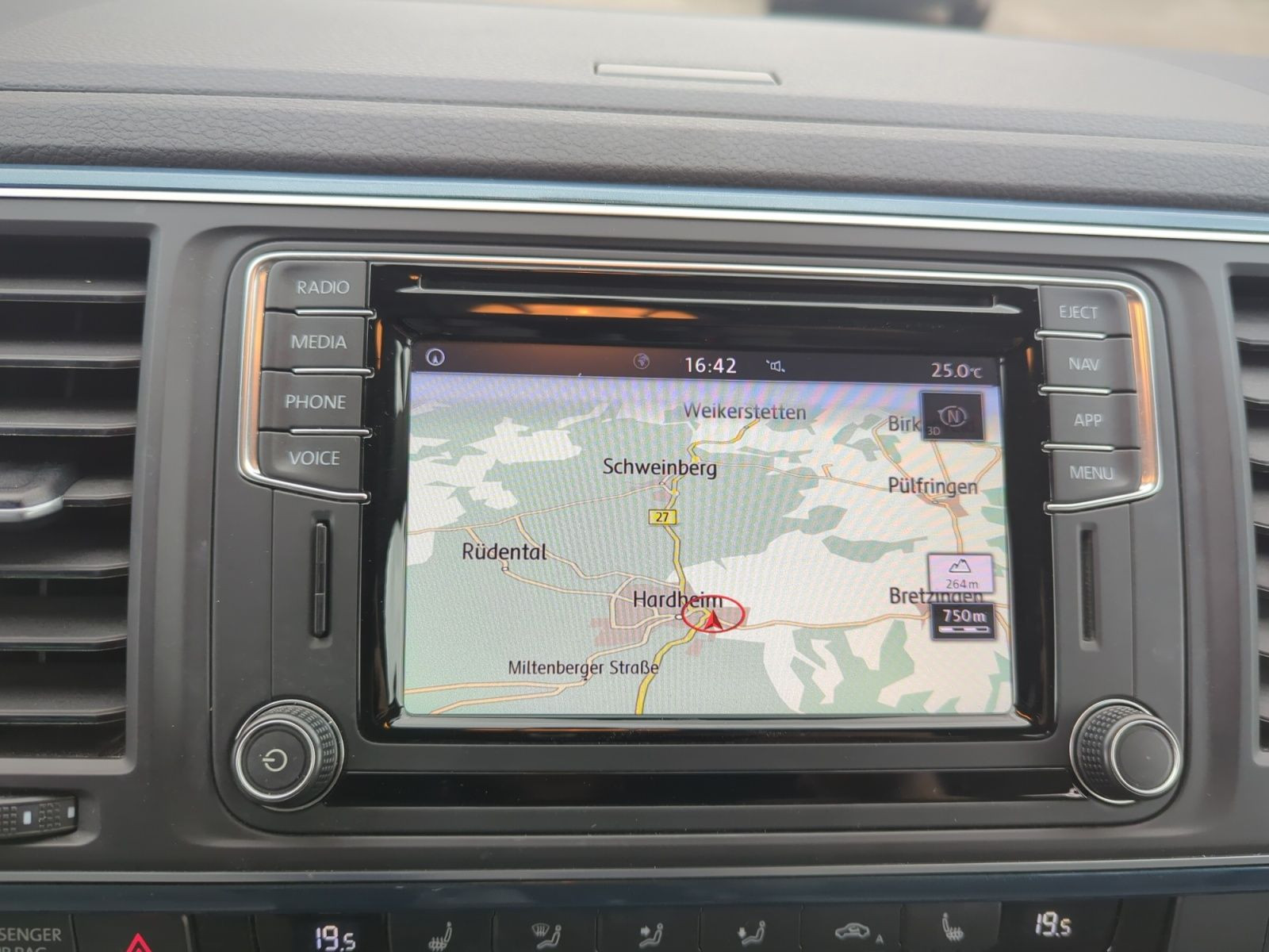 Fahrzeugabbildung Volkswagen T6 Multivan Comfortline 2.0 TDI+AHK+KAMERA+