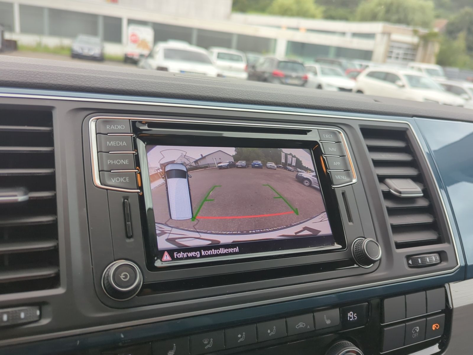 Fahrzeugabbildung Volkswagen T6 Multivan Comfortline 2.0 TDI+AHK+KAMERA+