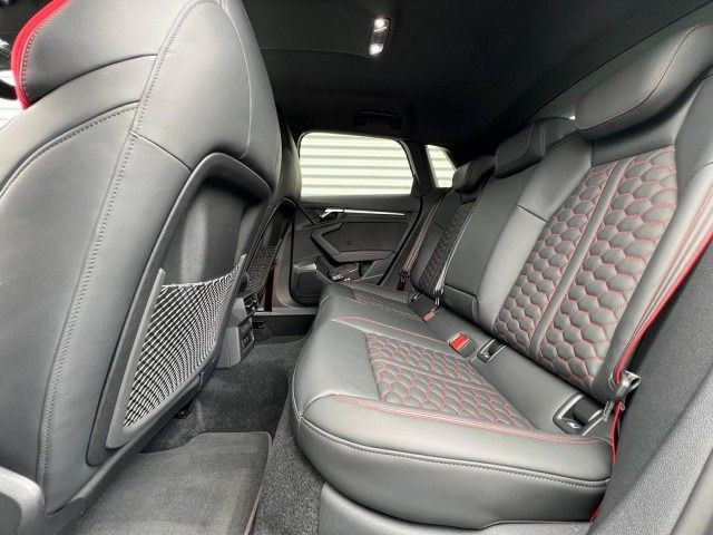 Fahrzeugabbildung Audi RS 3 Sportback +WINTERRÄDE+SPORTABGAS+HUD+MATRIX