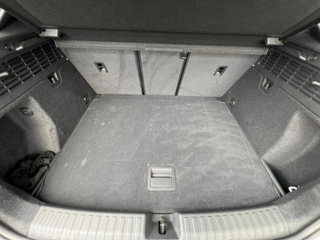 Fahrzeugabbildung Audi RS 3 Sportback +WINTERRÄDE+SPORTABGAS+HUD+MATRIX