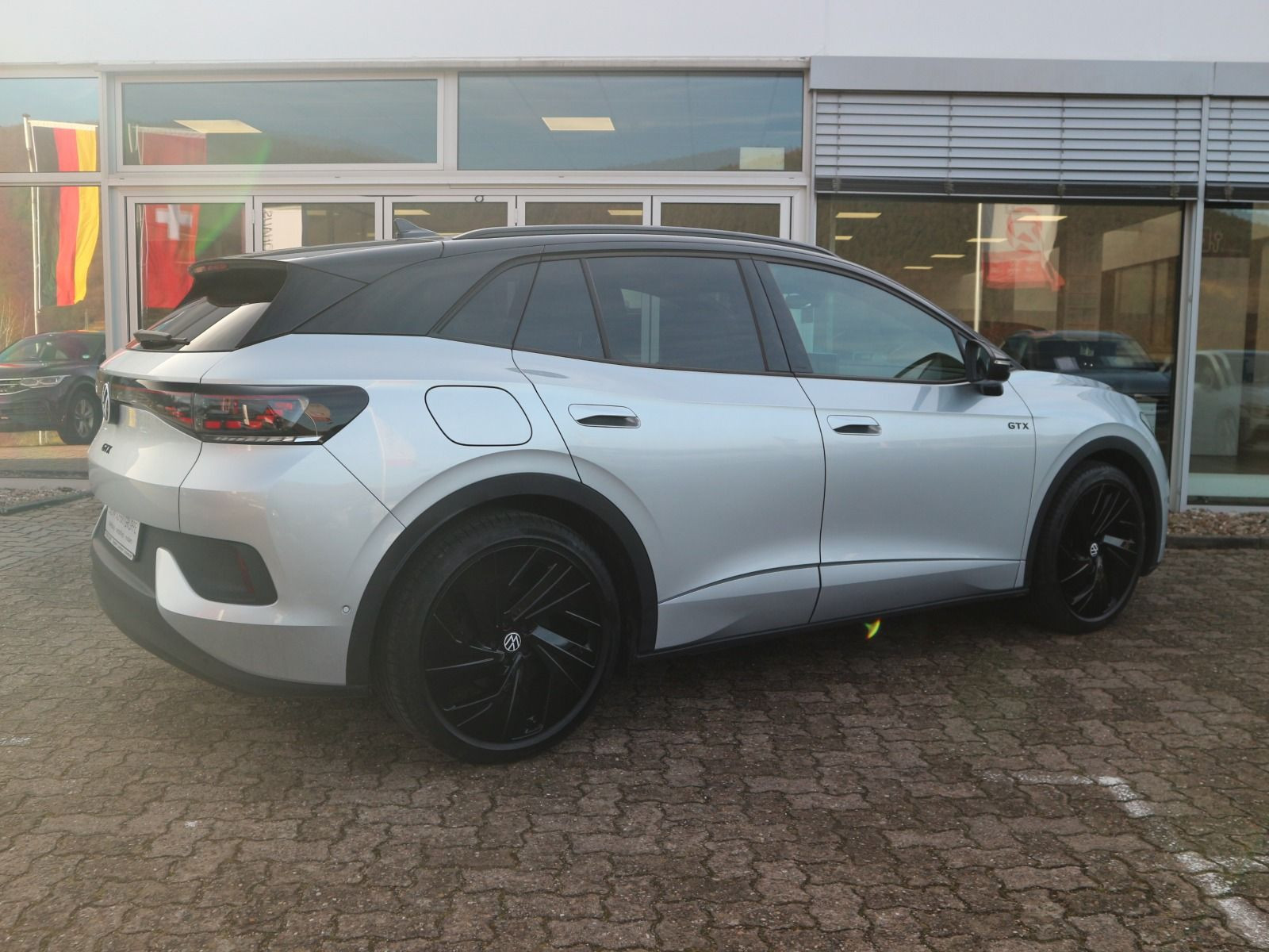 Fahrzeugabbildung Volkswagen ID.4 GTX 4M NAVI PRO RFK KEYLESS WÄPU WI-RÄDER