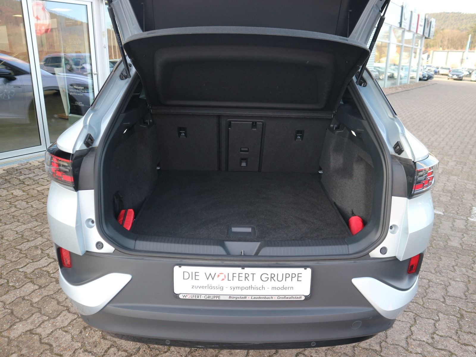 Fahrzeugabbildung Volkswagen ID.4 GTX 4M NAVI PRO RFK KEYLESS WÄPU WI-RÄDER