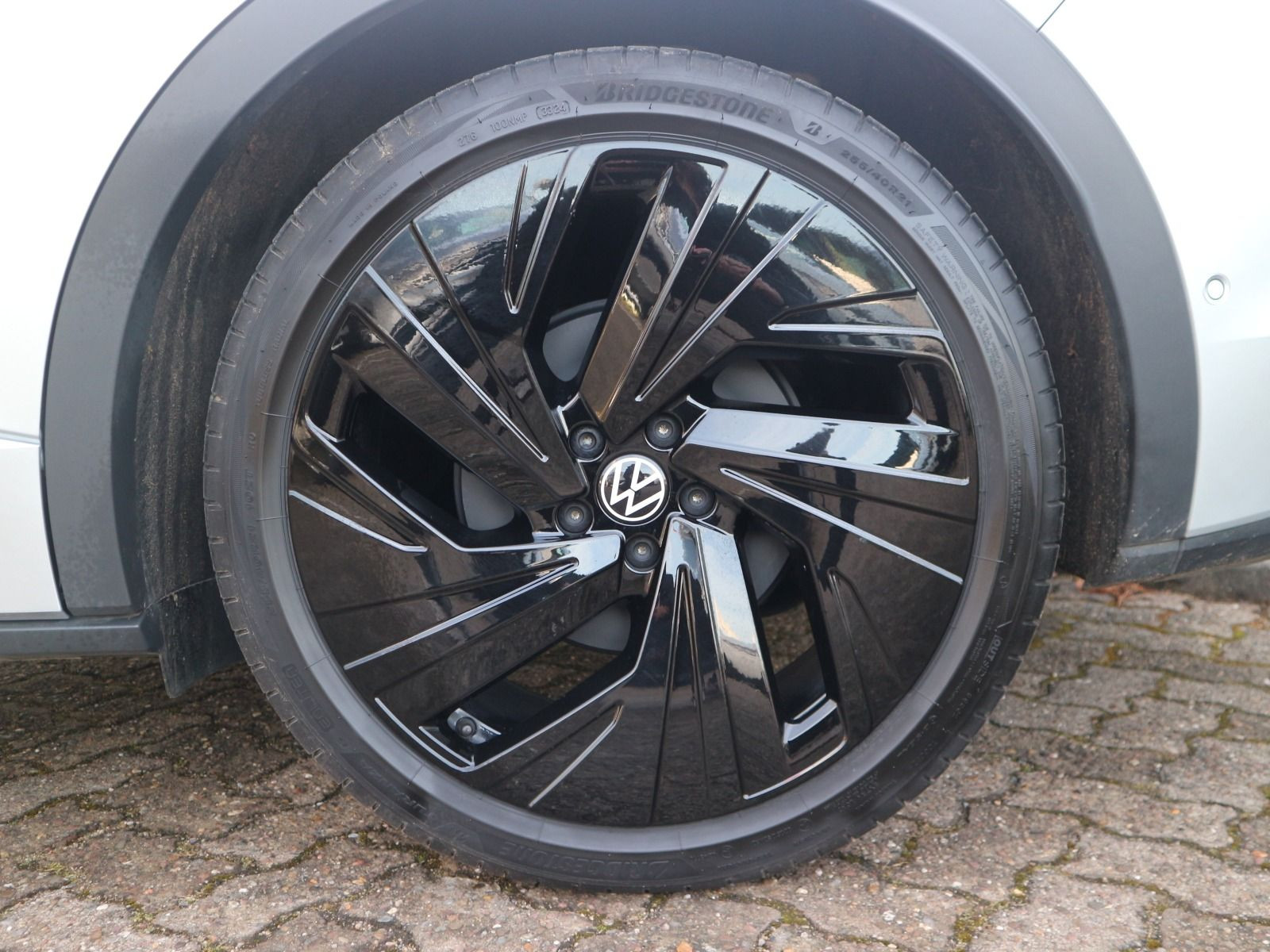 Fahrzeugabbildung Volkswagen ID.4 GTX 4M NAVI PRO RFK KEYLESS WÄPU WI-RÄDER