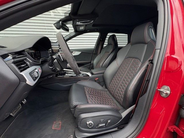 Fahrzeugabbildung Audi RS 4 Avant +SPORTABGAS+PANORAMADACH+