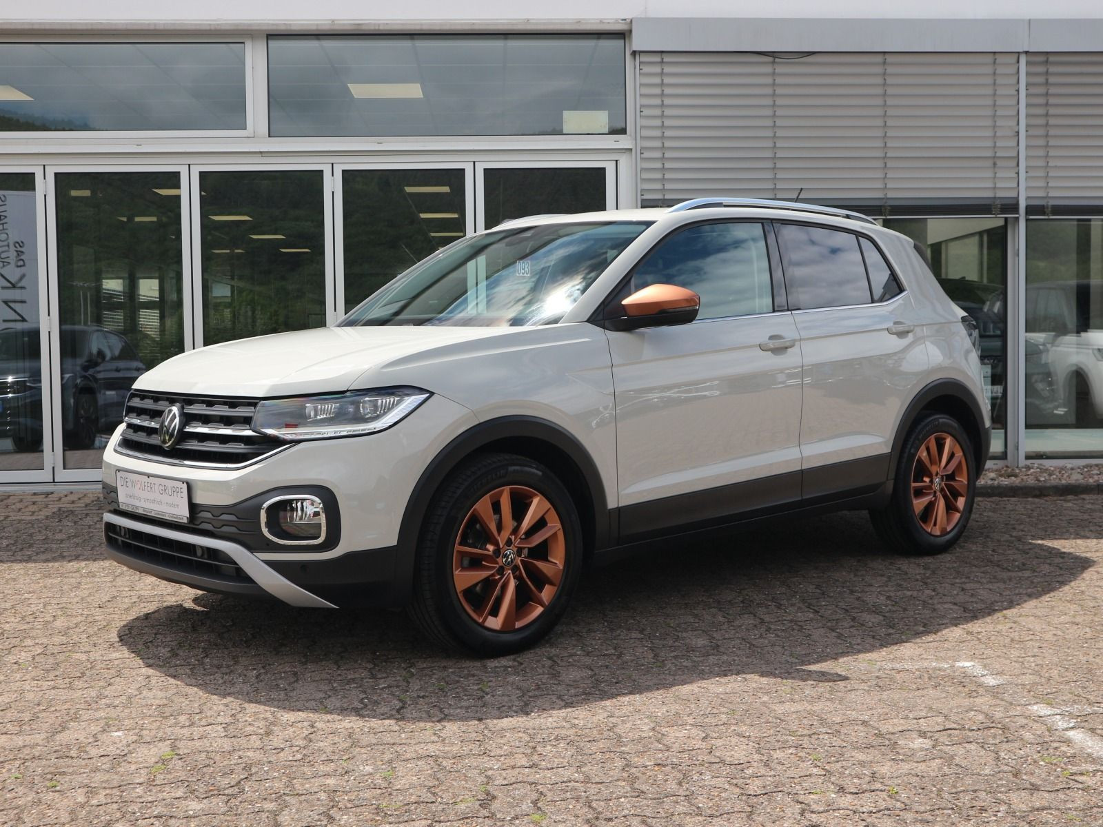Fahrzeugabbildung Volkswagen T-Cross Style 1.5 TSI DSG AHK NAVI RFK ACC