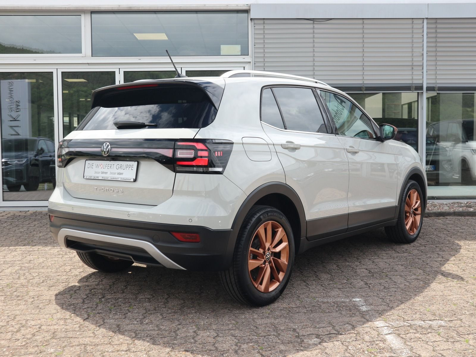 Fahrzeugabbildung Volkswagen T-Cross Style 1.5 TSI DSG AHK NAVI RFK ACC