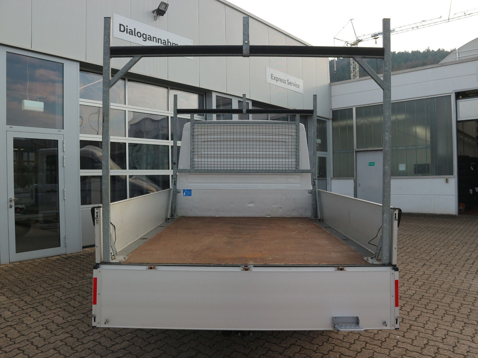 Fahrzeugabbildung Volkswagen Crafter Pritsche DOKA L2 FWD 35 2.0 TDI AHK KLIMA