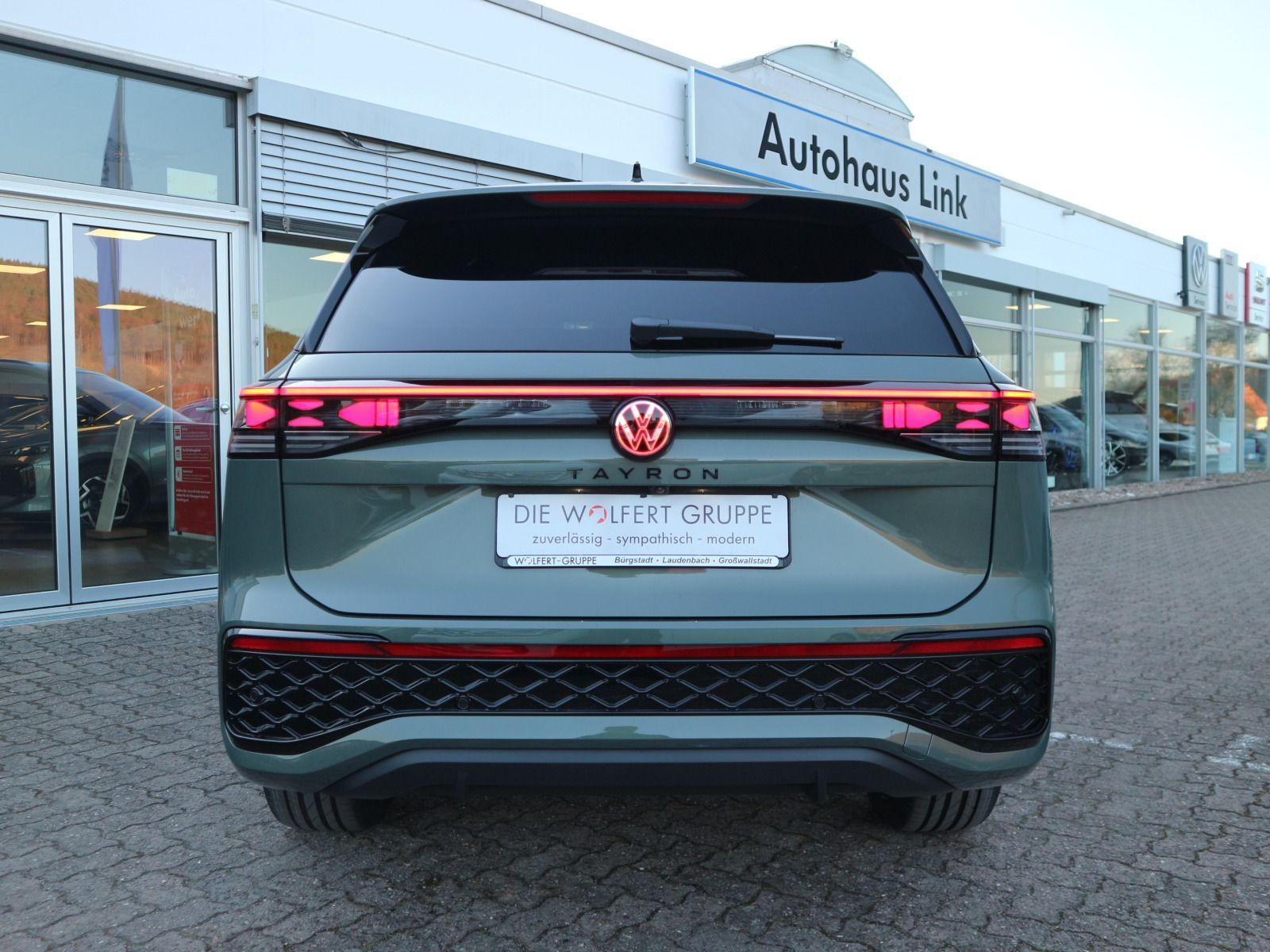 Fahrzeugabbildung Volkswagen Tayron R-Line 2,0 TDI SCR 4MOTION (193 PS) DSG *7-Sitzer*BlackStyle*Panorama*