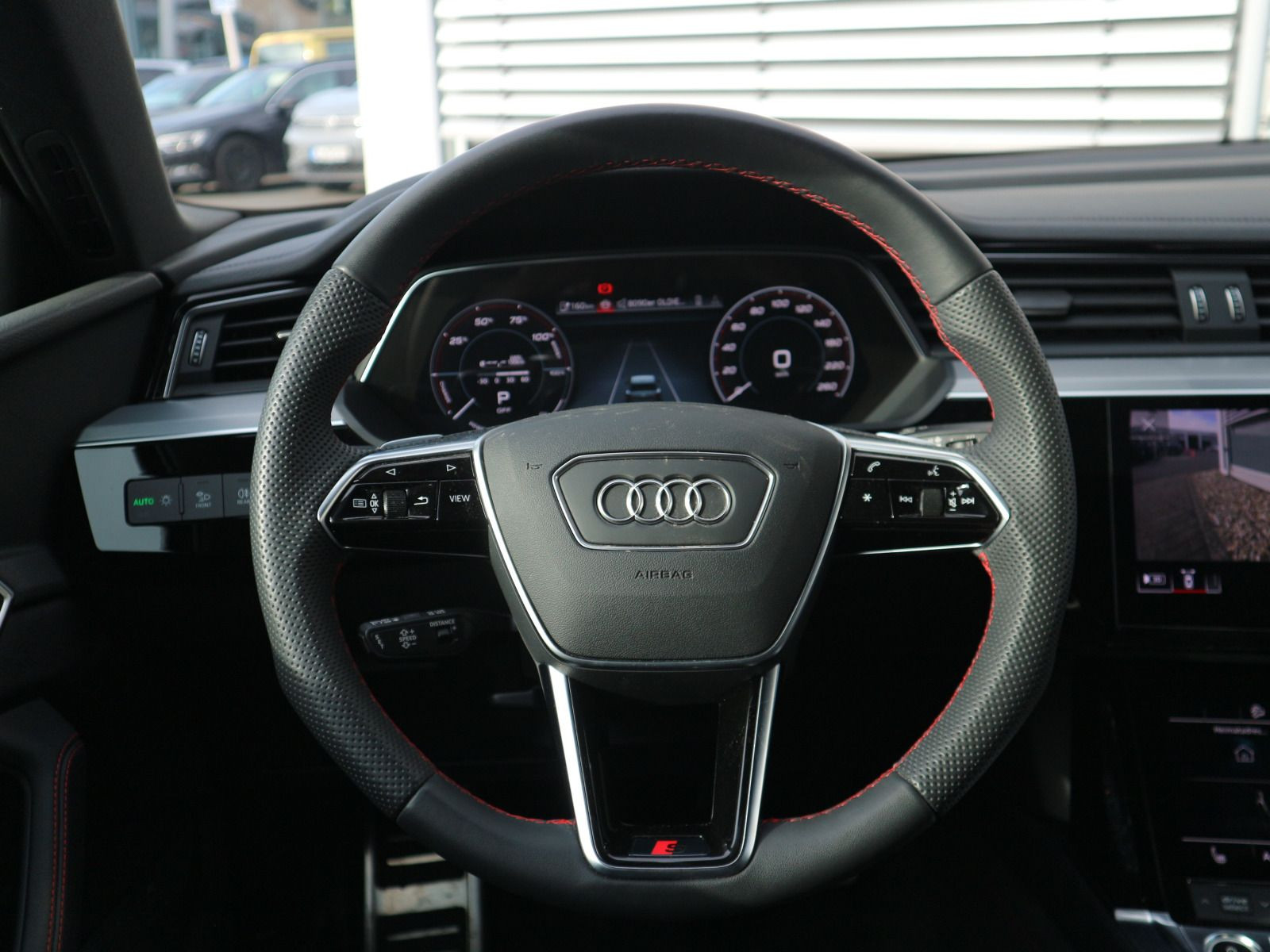 Fahrzeugabbildung Audi Q8 Sportback e-tron S line 55 quattro AHK*360°