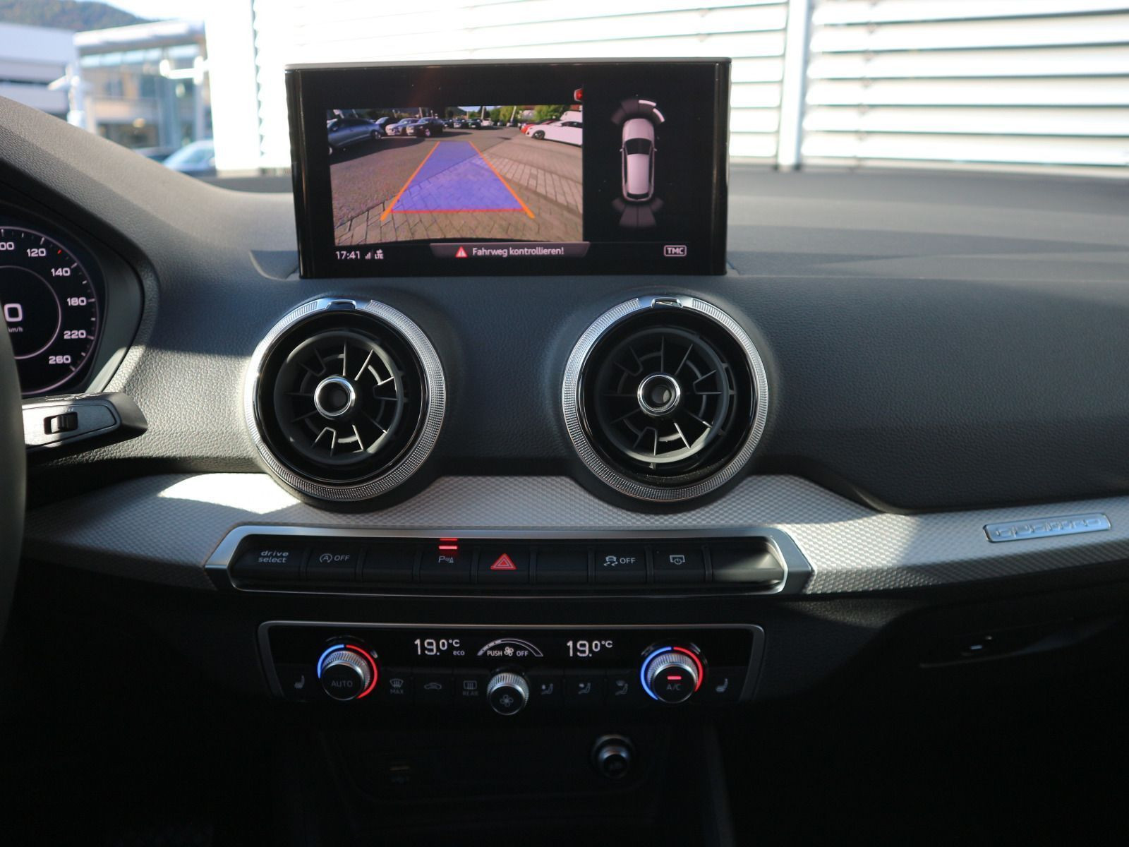 Fahrzeugabbildung Audi Q2 35 TDI S line quattro S tronic ACC*RFK