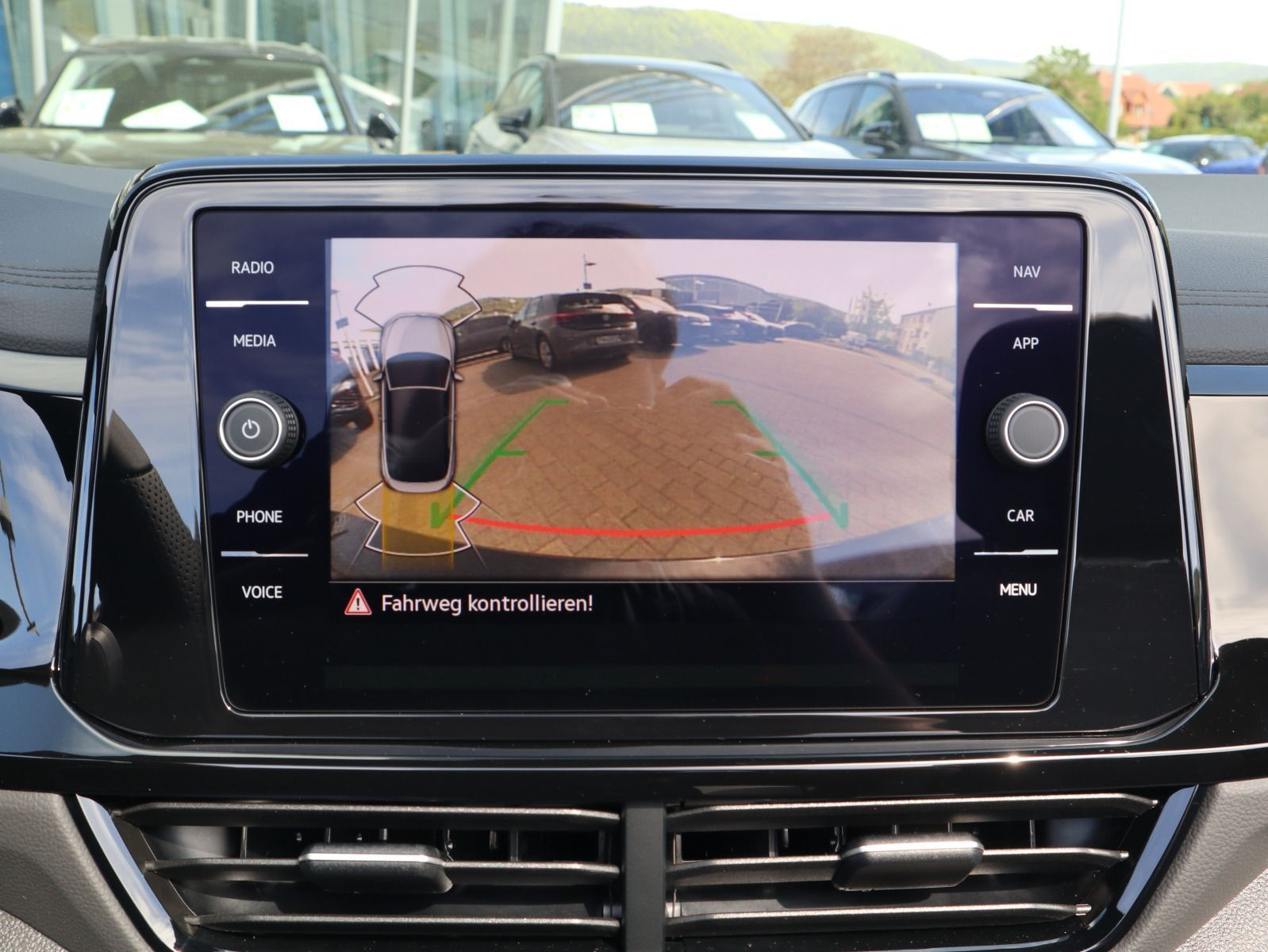 Fahrzeugabbildung Volkswagen T-Roc Cabriolet R-Line 1.5 TSI OPF (150 PS) DSG *AHK*NAVI*BLACKSTYLE*