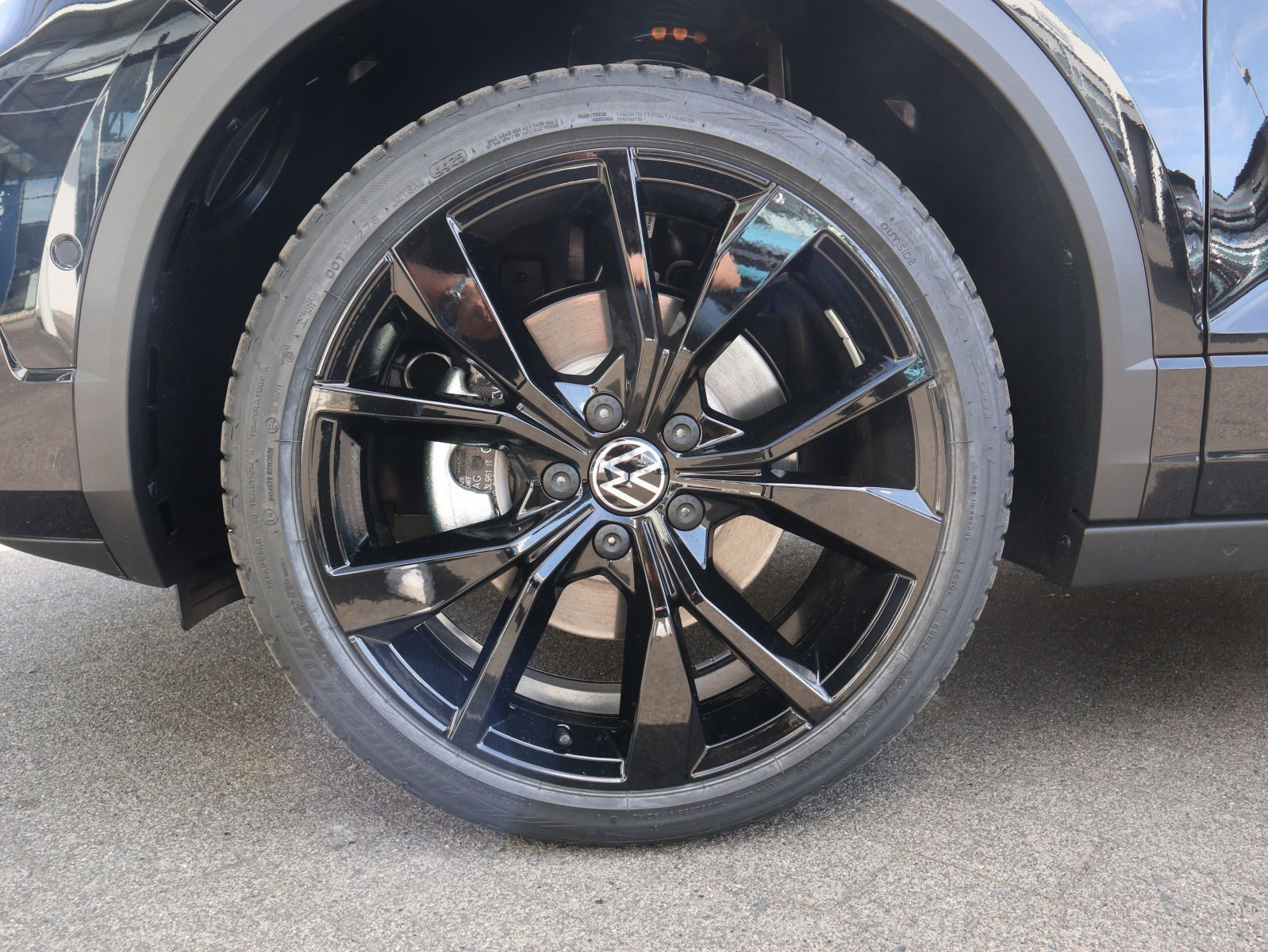 Fahrzeugabbildung Volkswagen T-Roc Cabriolet R-Line 1.5 TSI OPF (150 PS) DSG *AHK*NAVI*BLACKSTYLE*