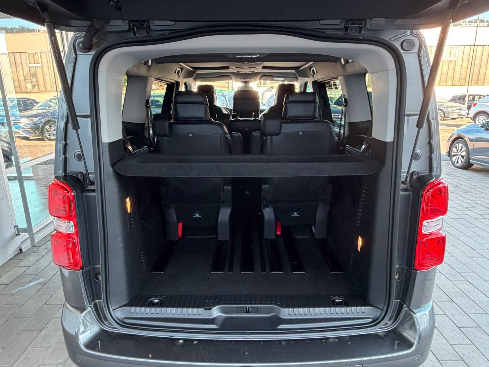 Fahrzeugabbildung Opel Zafira Life 2.0 D M Elegance L2 AHK STHZG
