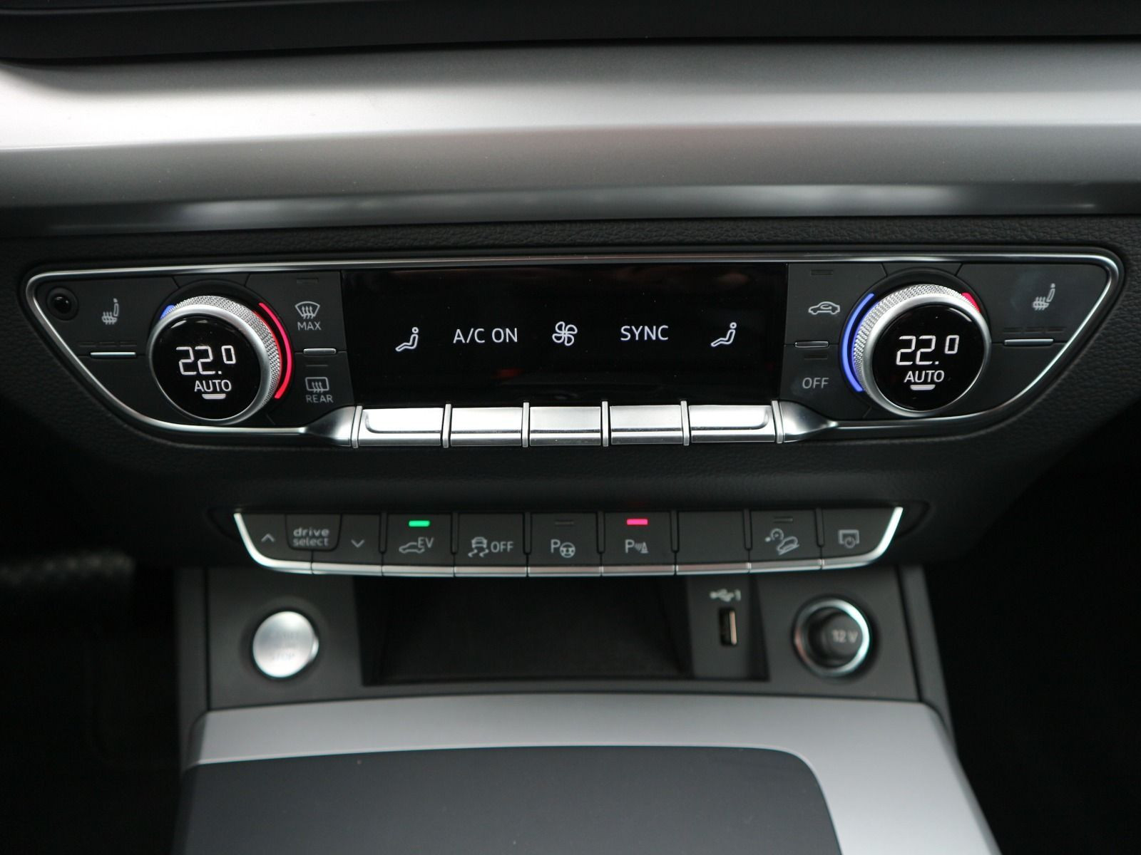 Fahrzeugabbildung Audi Q5 50 TFSI e quattro 0,5%*ACC*SHZ*NAVI