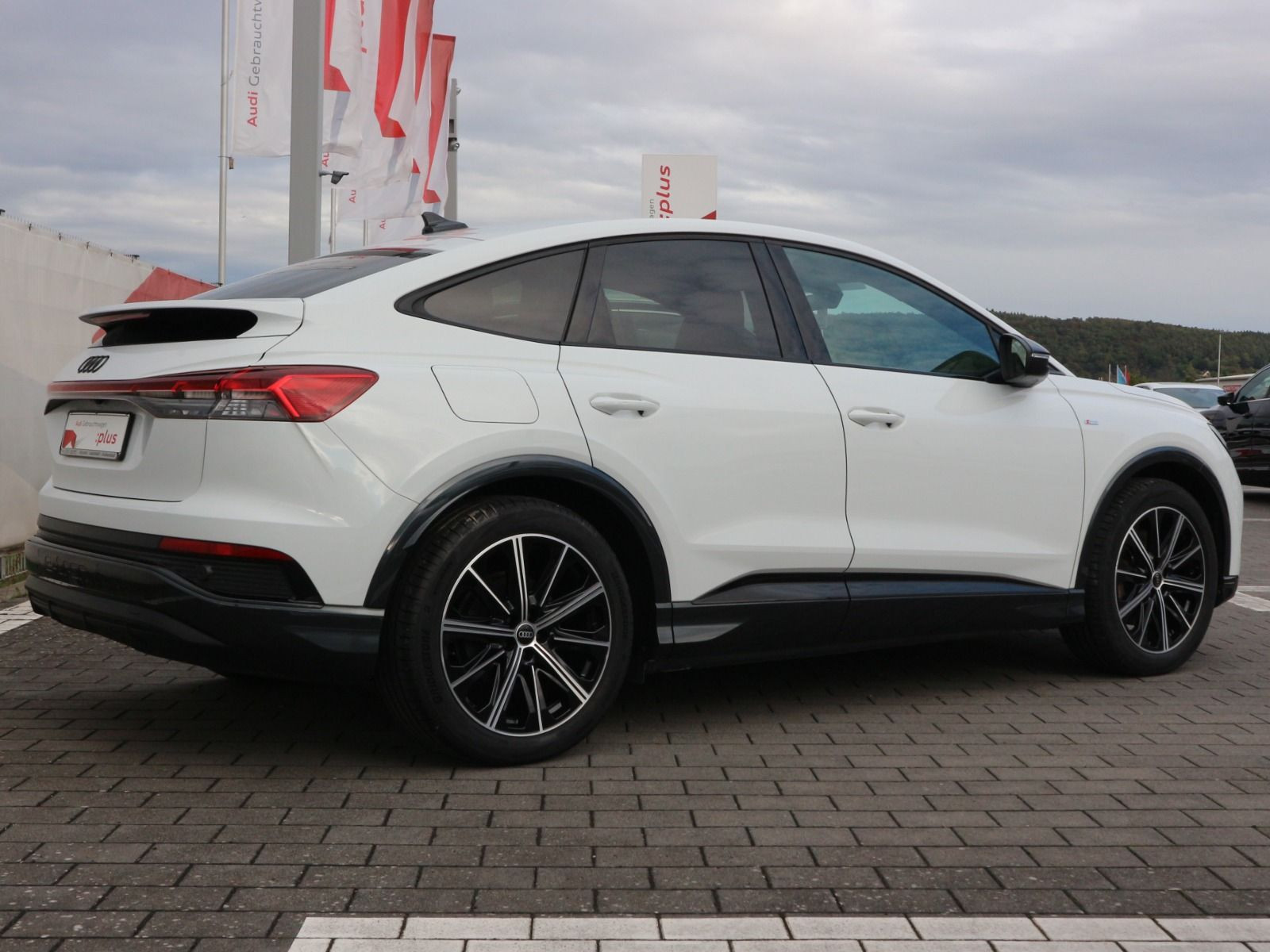 Fahrzeugabbildung Audi Q4 Sportback e-tron S line 40 AHK*KAMERA*HEADUP