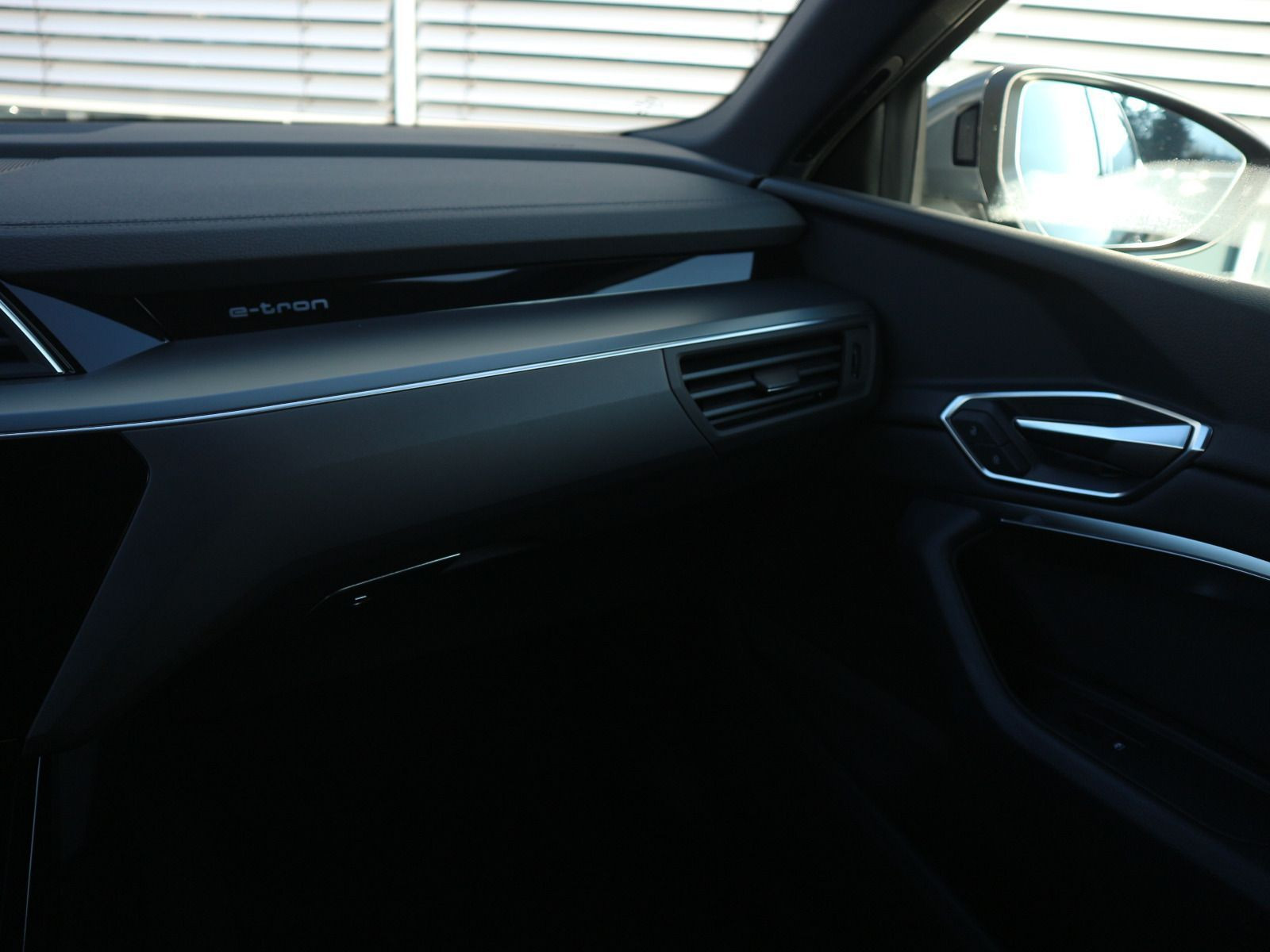 Fahrzeugabbildung Audi Q8 e-tron Sportback 55 quattro advanced AHK*CARPLAY*ACC