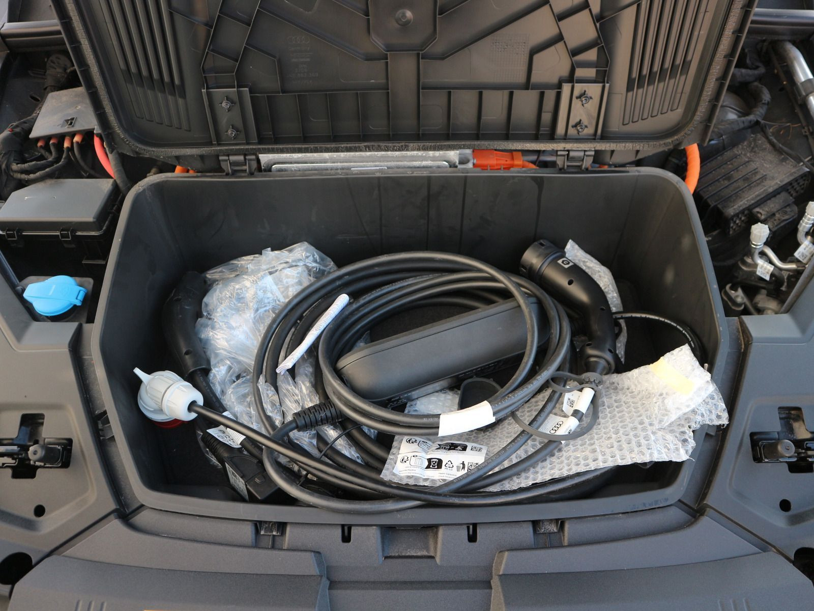 Fahrzeugabbildung Audi Q8 e-tron Sportback 55 quattro advanced AHK*CARPLAY*ACC