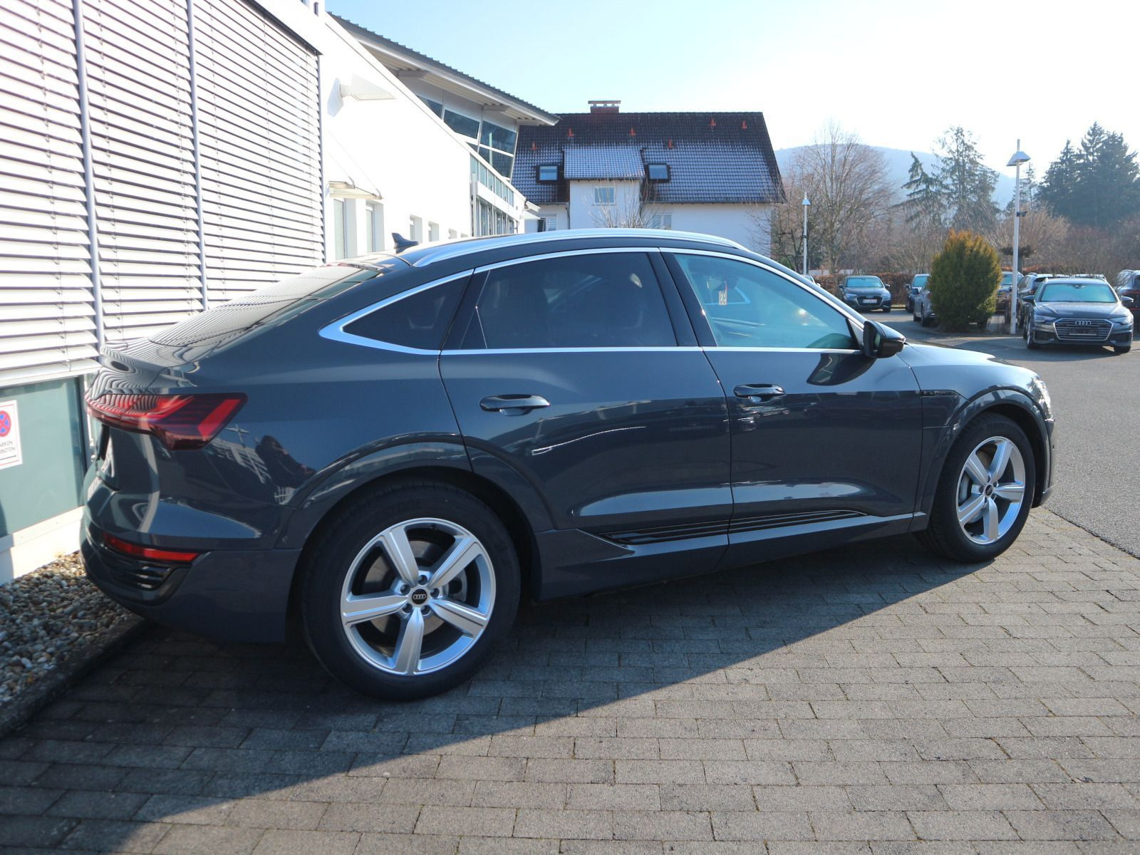 Fahrzeugabbildung Audi Q8 e-tron Sportback 55 quattro advanced AHK*CARPLAY*ACC