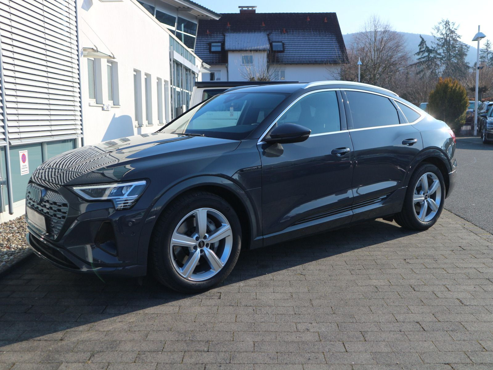 Fahrzeugabbildung Audi Q8 e-tron Sportback 55 quattro advanced AHK*CARPLAY*ACC