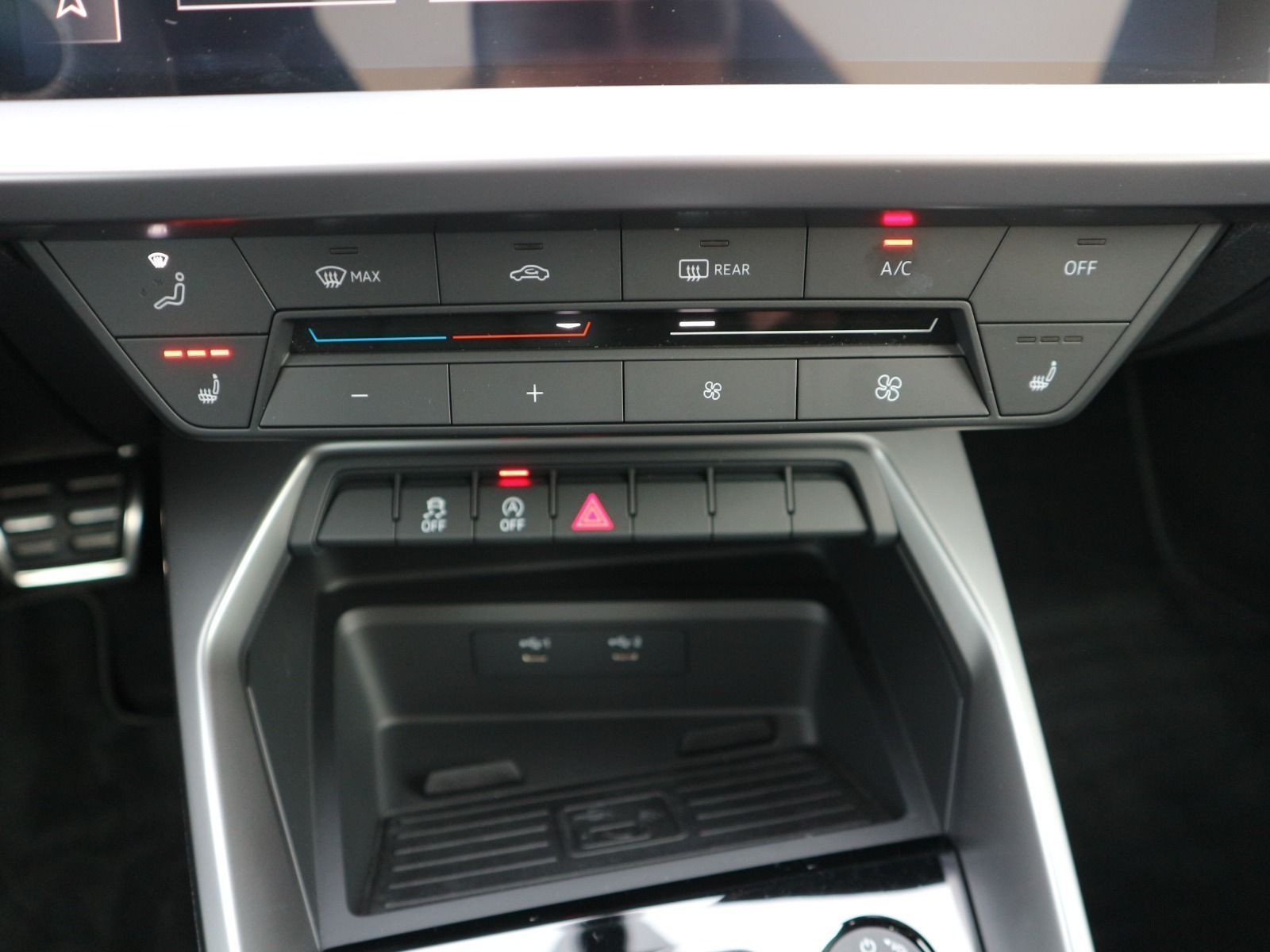 Fahrzeugabbildung Audi A3 Limousine 30 TFSI S line LED*PANO*SHZ*CARPLAY