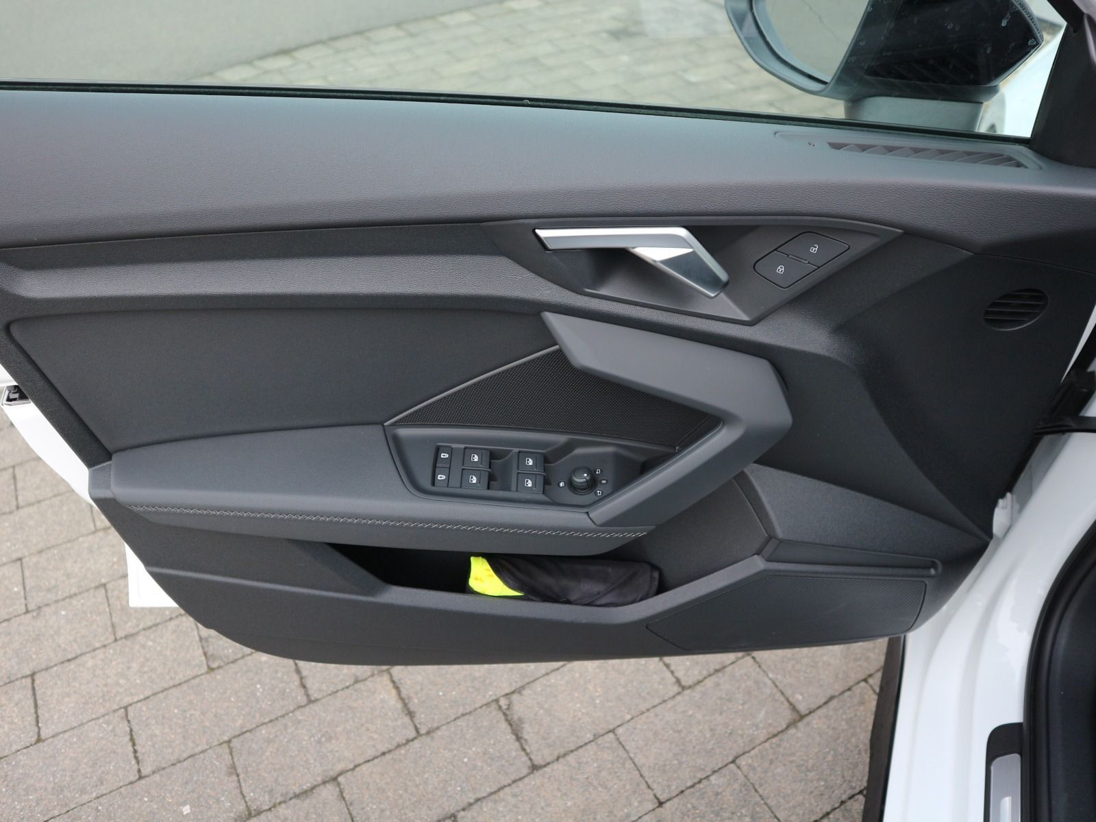 Fahrzeugabbildung Audi A3 Limousine 30 TFSI S line LED*PANO*SHZ*CARPLAY