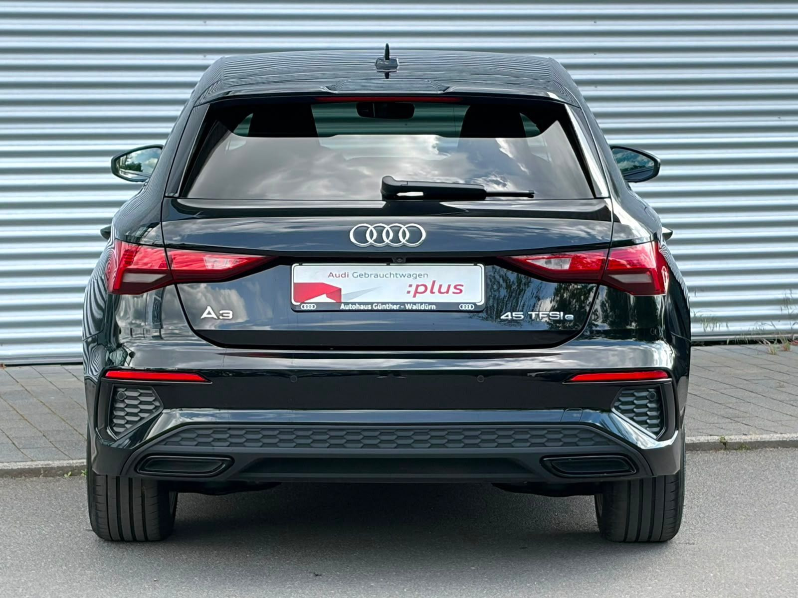 Fahrzeugabbildung Audi A3 Sportback 45 TFSIe S LINE+KAMERA+ACC+OPTIK SC