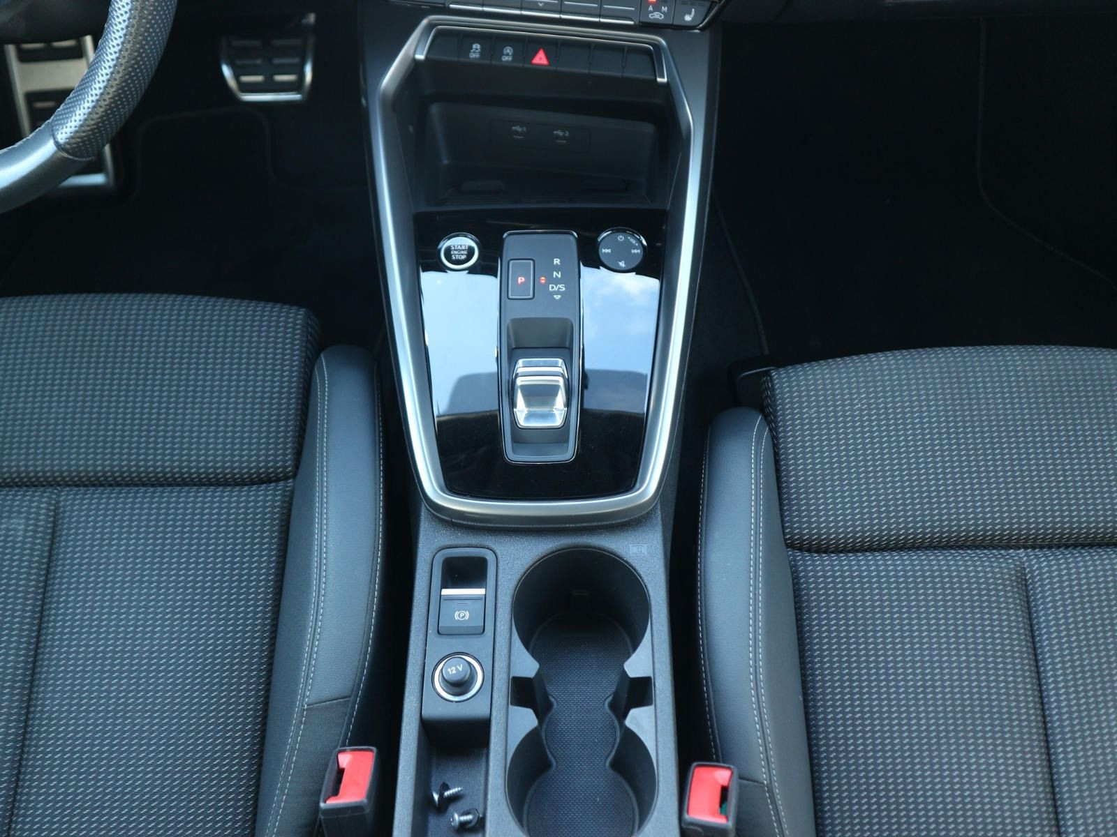 Fahrzeugabbildung Audi A3 Sportback 40 TDI quattro S line AHK*RFK*ACC