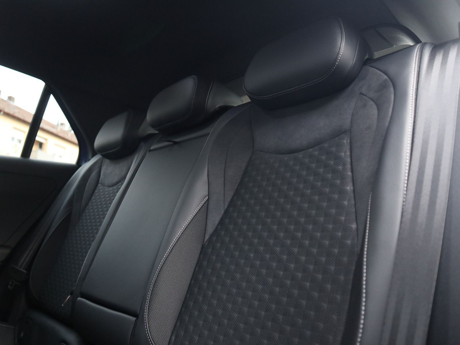 Fahrzeugabbildung Volkswagen T-Roc R-Line 1.5 eTSI OPF (150 PS) DSG *NEUES MODELL!*