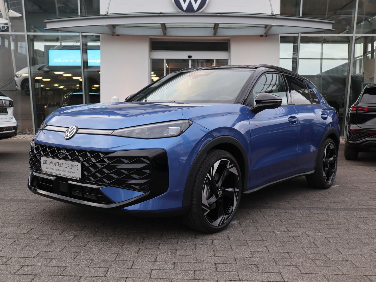 Fahrzeugabbildung Volkswagen T-Roc R-Line 1.5 eTSI OPF (150 PS) DSG *NEUES MODELL!*