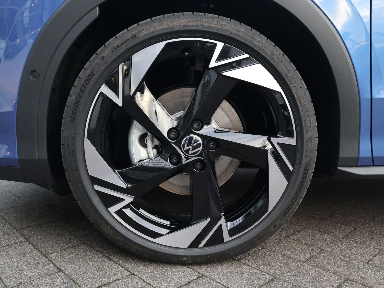 Fahrzeugabbildung Volkswagen T-Roc R-Line 1.5 eTSI OPF (150 PS) DSG *NEUES MODELL!*