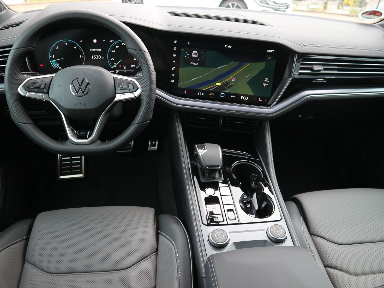 Fahrzeugabbildung Volkswagen Touareg R-Line 3,0 V6 TDI SCR 4MOTION (286 PS)*AHK*LEDER*PANORAMA*LUFTFEDERUNG*