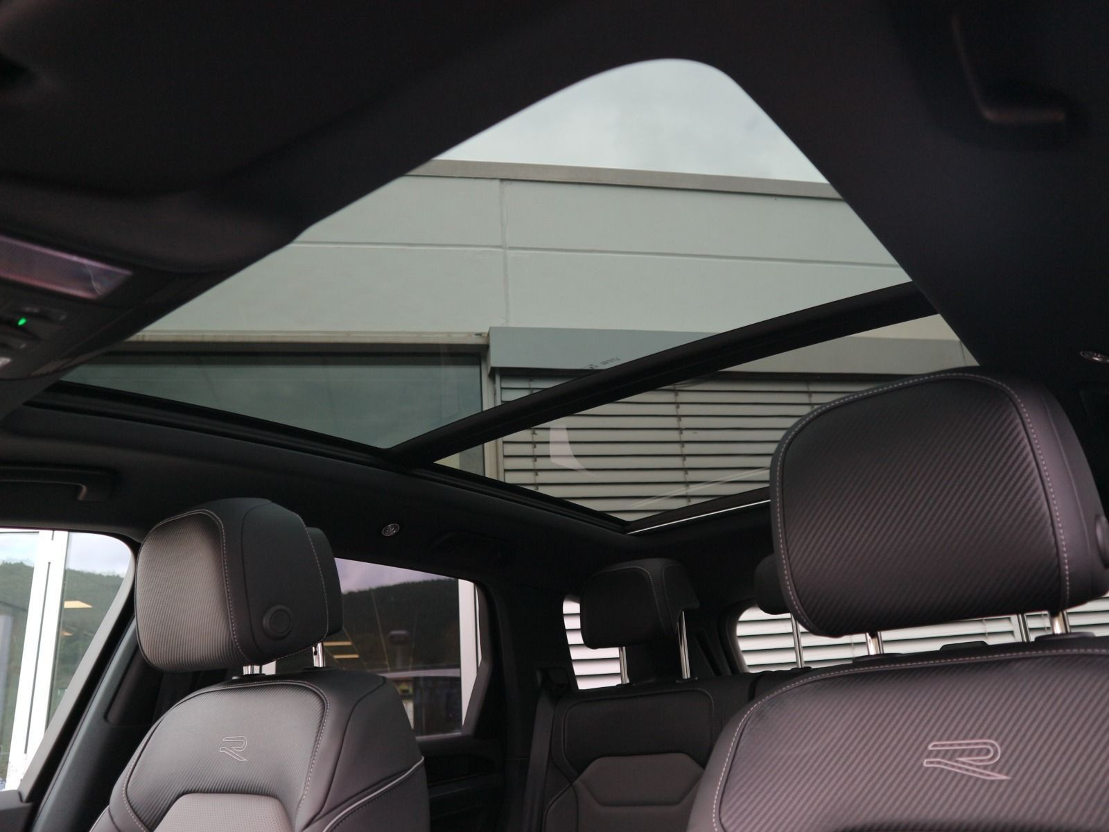 Fahrzeugabbildung Volkswagen Touareg R-Line 3,0 V6 TDI SCR 4MOTION (286 PS)*AHK*LEDER*PANORAMA*LUFTFEDERUNG*