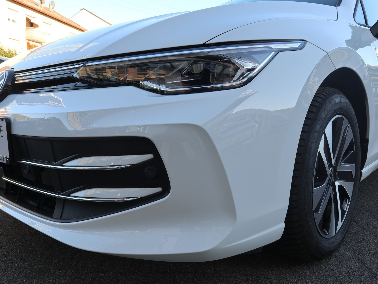 Fahrzeugabbildung Volkswagen Golf Energy 1.5 eTSI DSG NAVI LED PLUS 5J GARANTIE