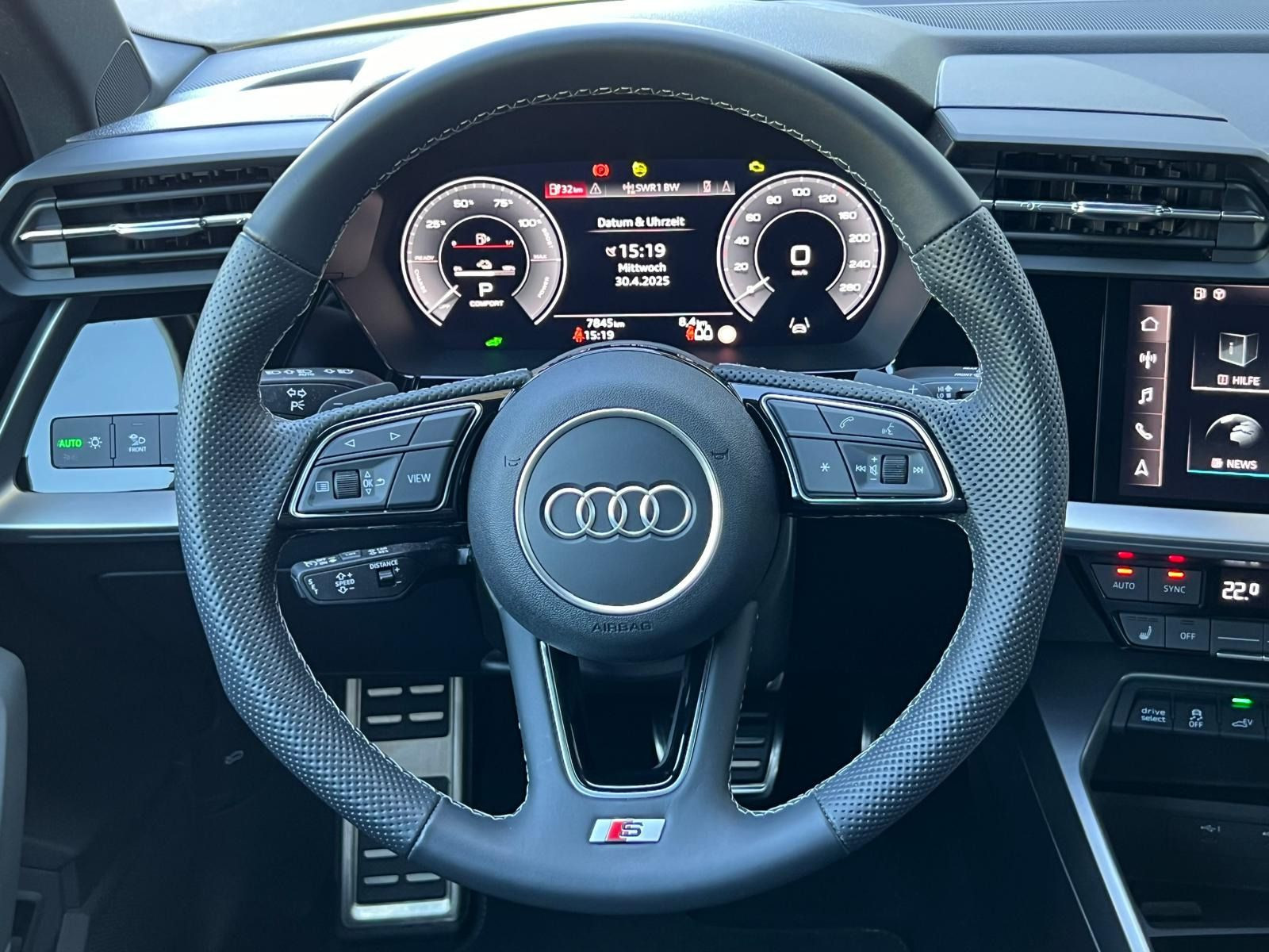 Fahrzeugabbildung Audi A3 Sportback 45 TFSIe S LINE+WINTERRÄD+AHK+LEDER