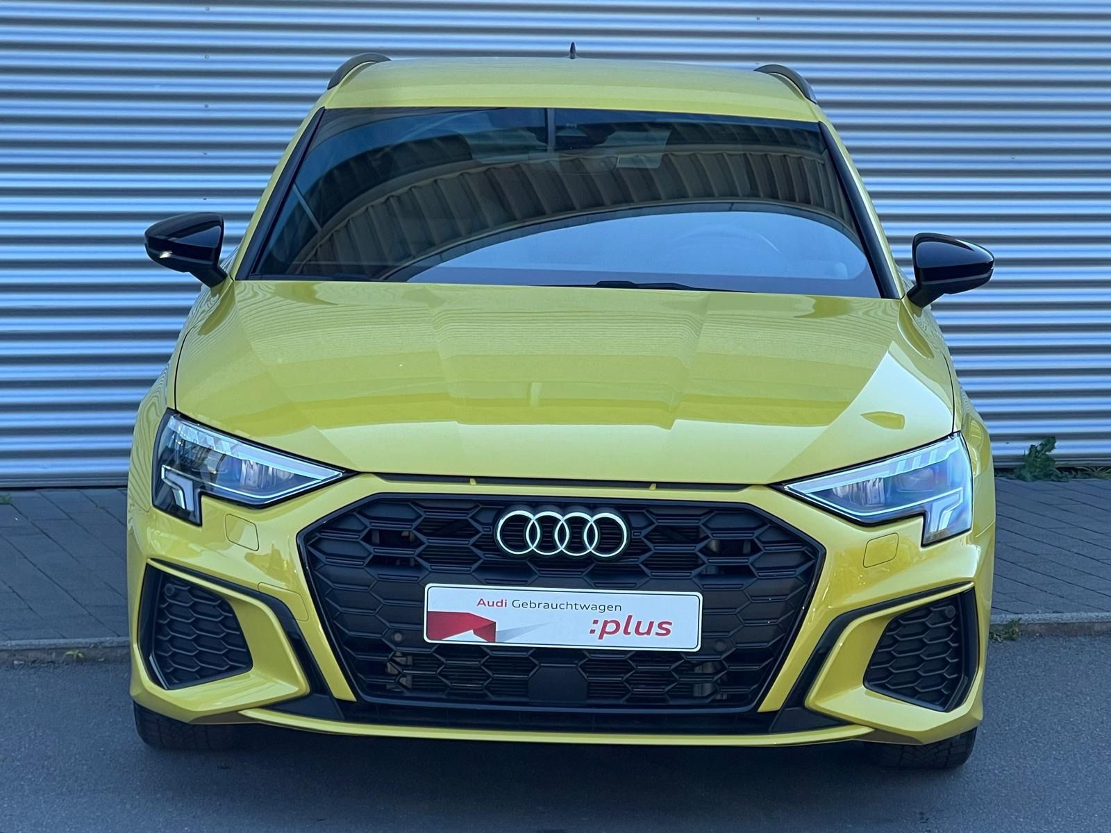 Fahrzeugabbildung Audi A3 Sportback 45 TFSIe S LINE+WINTERRÄD+AHK+LEDER