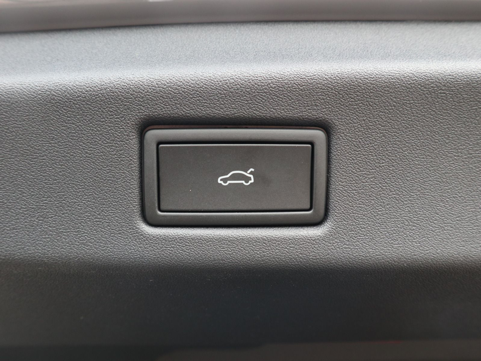 Fahrzeugabbildung Volkswagen ID.7 Tourer Pro 210 kW (286 PS) 77 kWh 1-Gang-Automatik