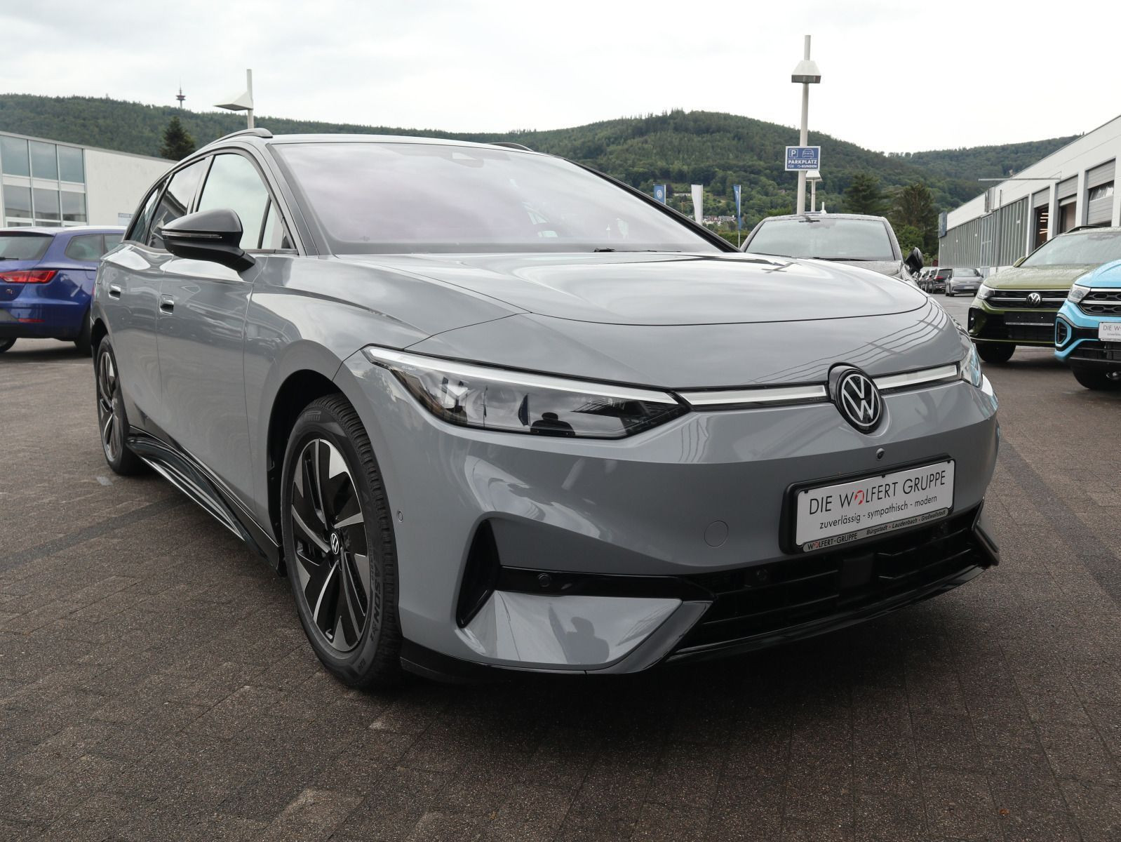 Fahrzeugabbildung Volkswagen ID.7 Tourer Pro 210 kW (286 PS) 77 kWh 1-Gang-Automatik