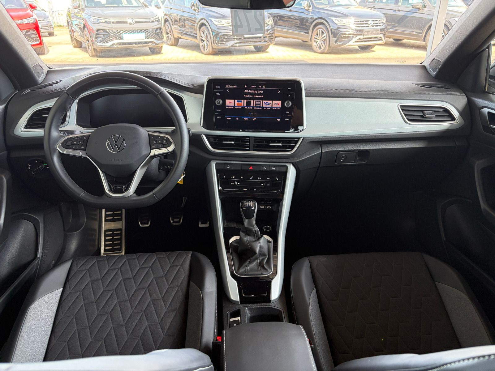 Fahrzeugabbildung Volkswagen T-Roc Cabriolet GOAL 1.0 TSI RFK NAVI ACC LED CARPLAY