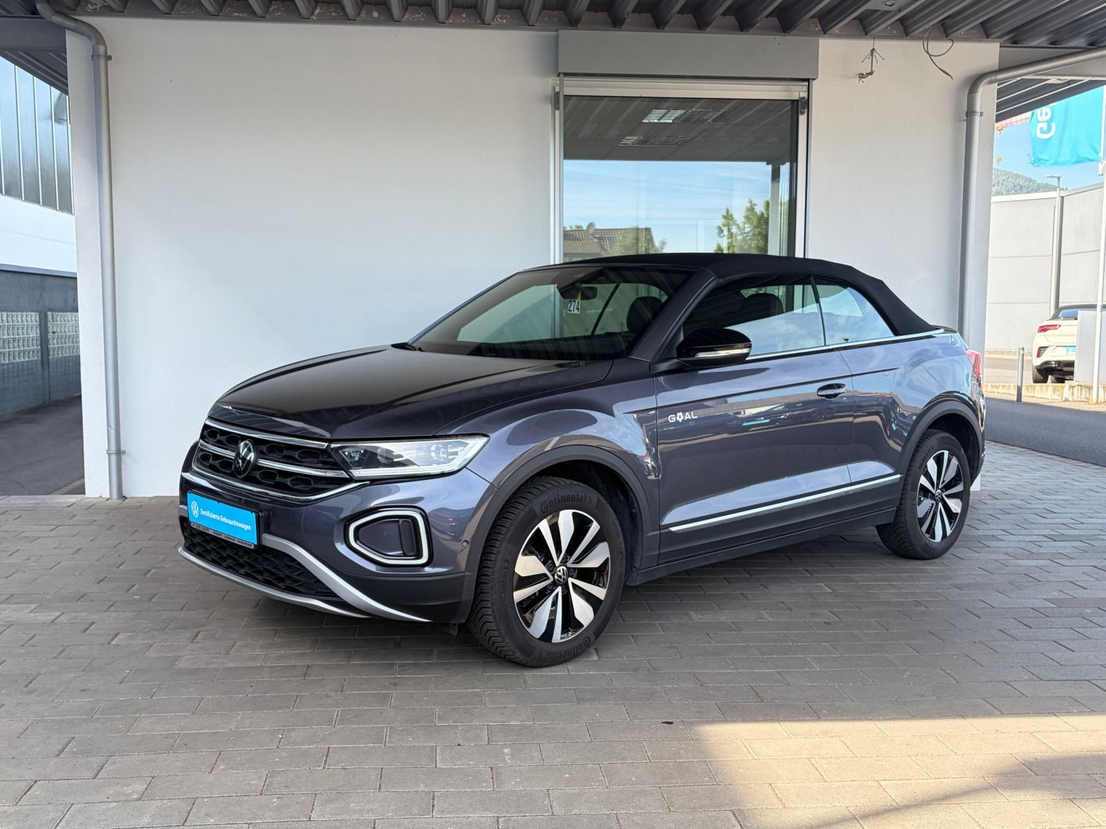 Fahrzeugabbildung Volkswagen T-Roc Cabriolet GOAL 1.0 TSI RFK NAVI ACC LED CARPLAY