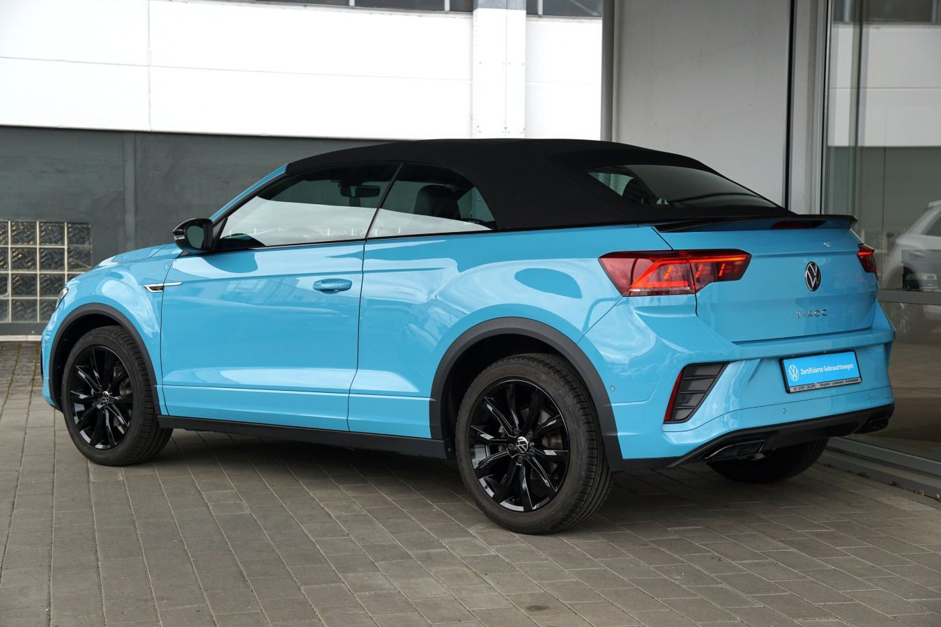 Fahrzeugabbildung Volkswagen T-Roc Cabriolet R-Line 1.5 TSI BEATS STHZG RFK MATRIX