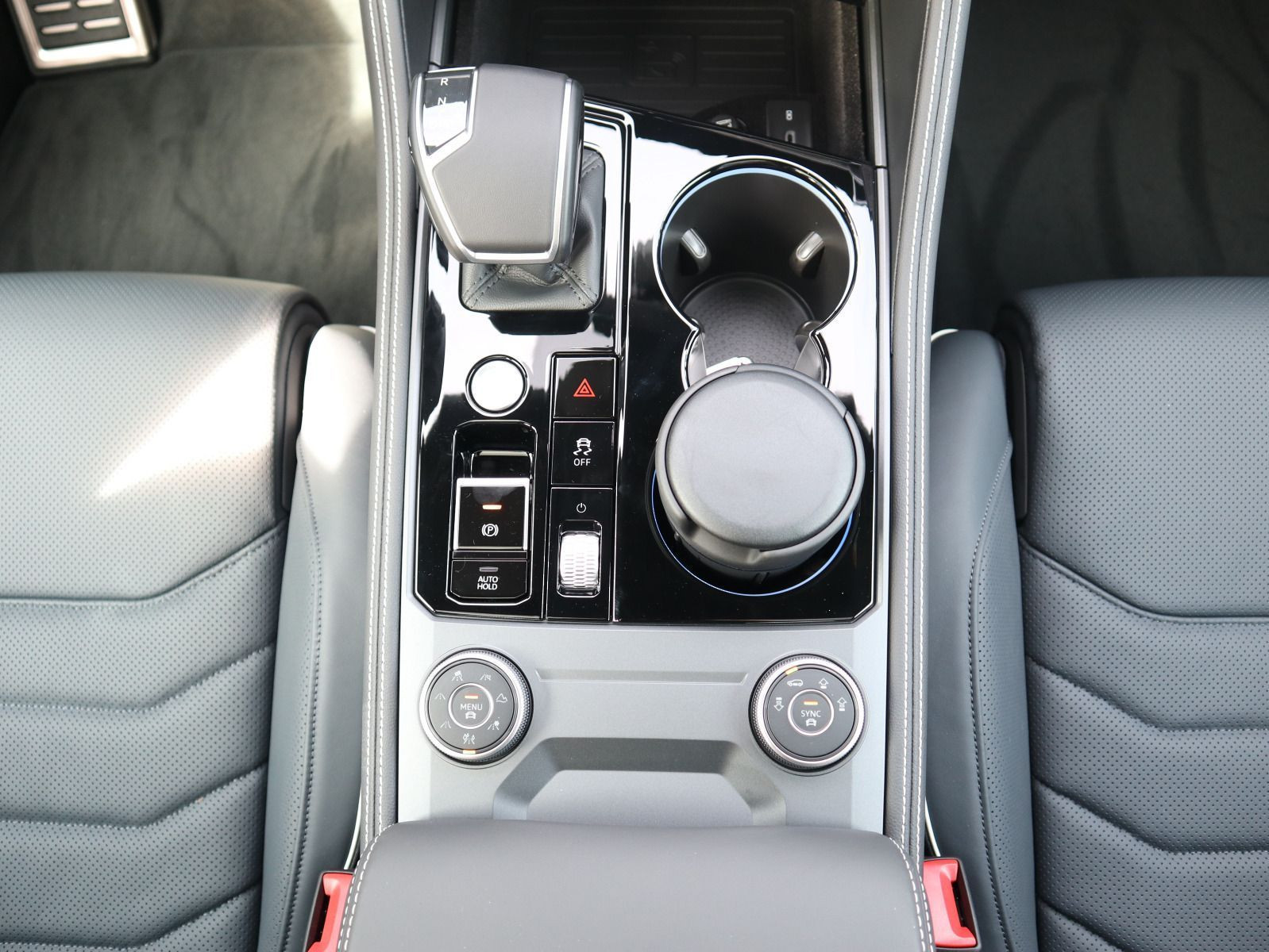 Fahrzeugabbildung Volkswagen Touareg R-Line 3,0 l V6 TDI SCR 4MOTION 210 kW (286 PS) 8-Gang-Automatik (Tiptronic)