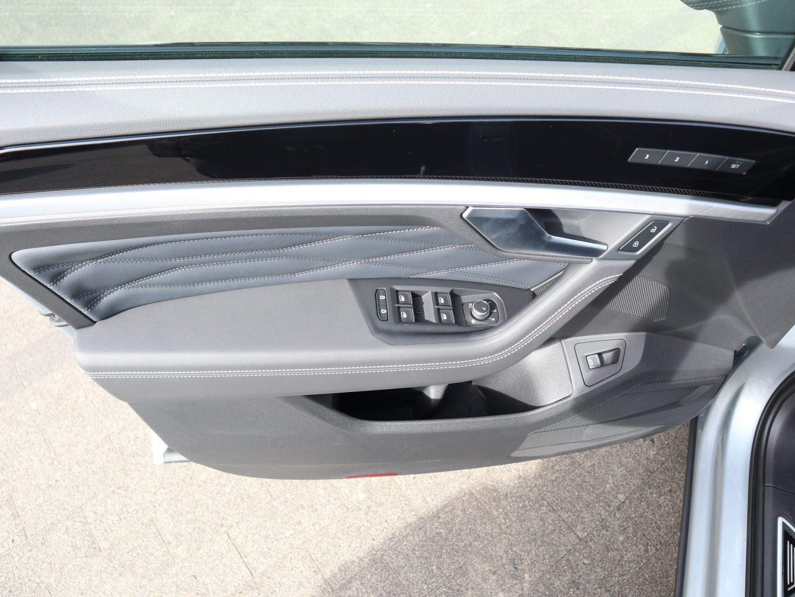 Fahrzeugabbildung Volkswagen Touareg R-Line 3,0 l V6 TDI SCR 4MOTION 210 kW (286 PS) 8-Gang-Automatik (Tiptronic)